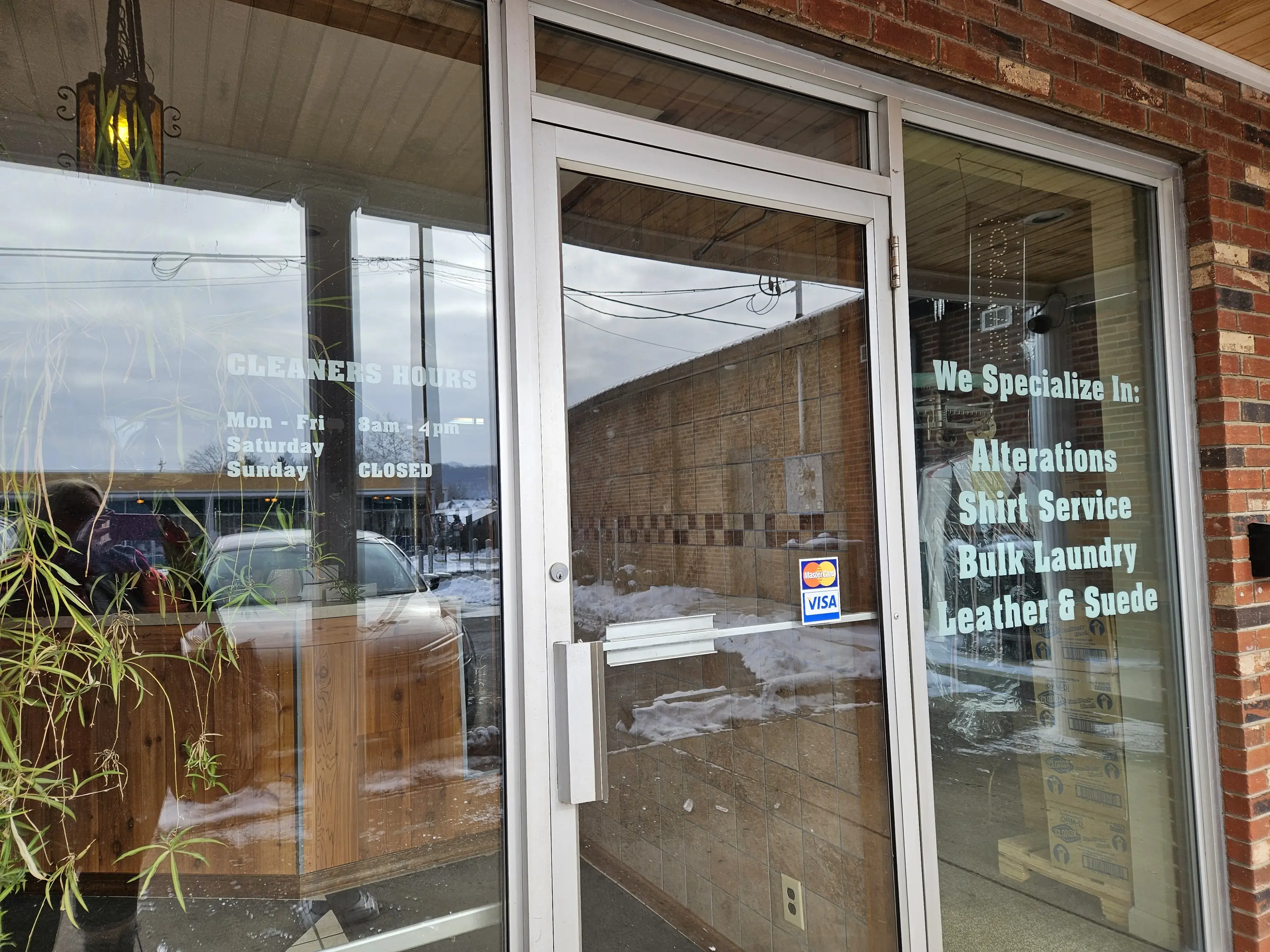 Good Dry Cleaners & Laundromat thumbnail 8