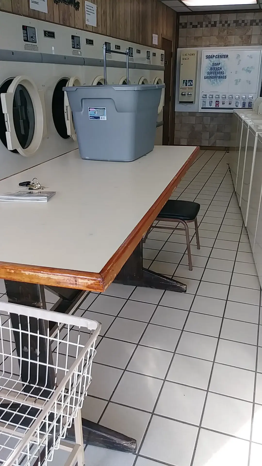 Good Dry Cleaners & Laundromat - Image 10