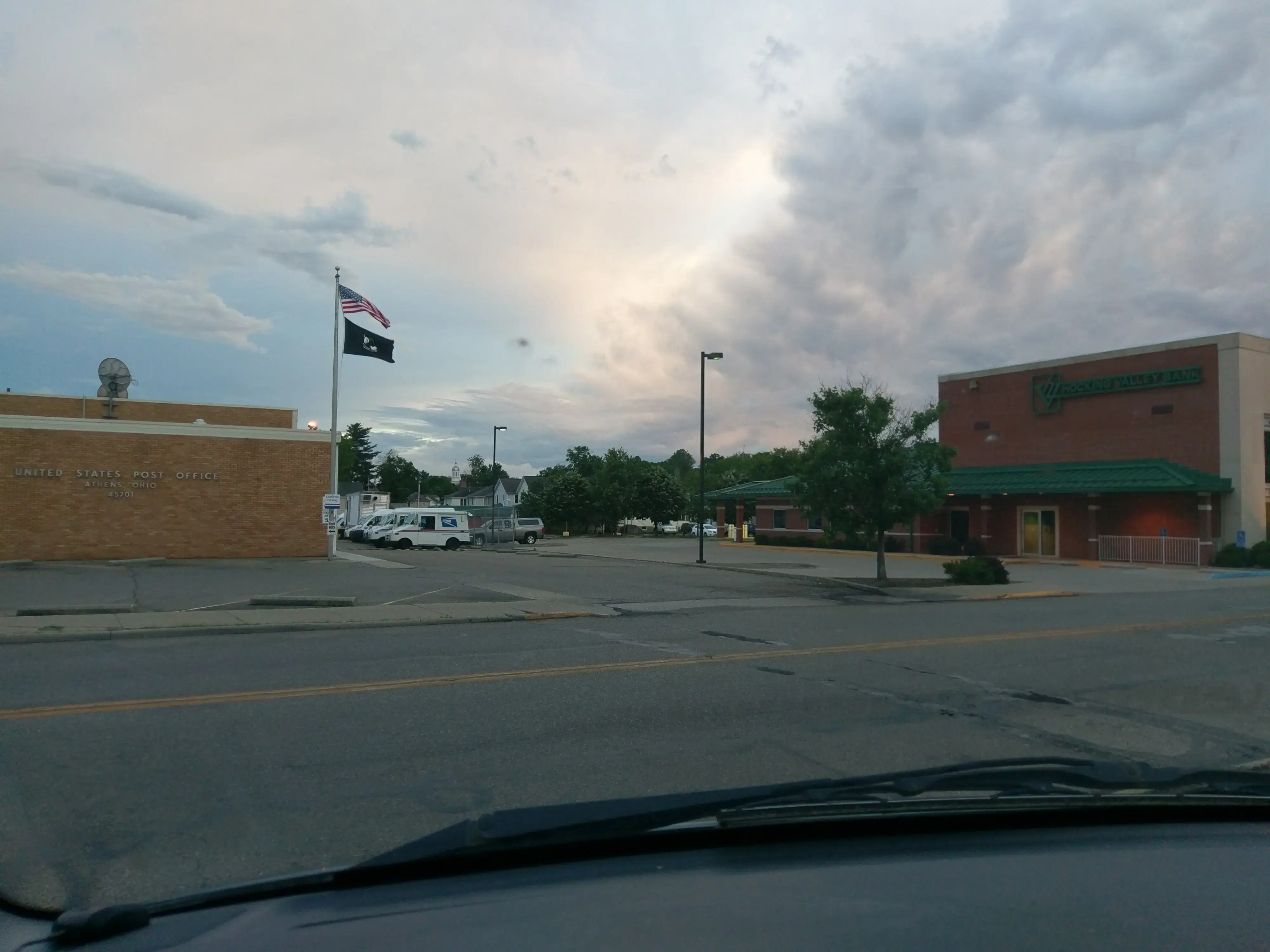 Good Dry Cleaners & Laundromat - Image 7