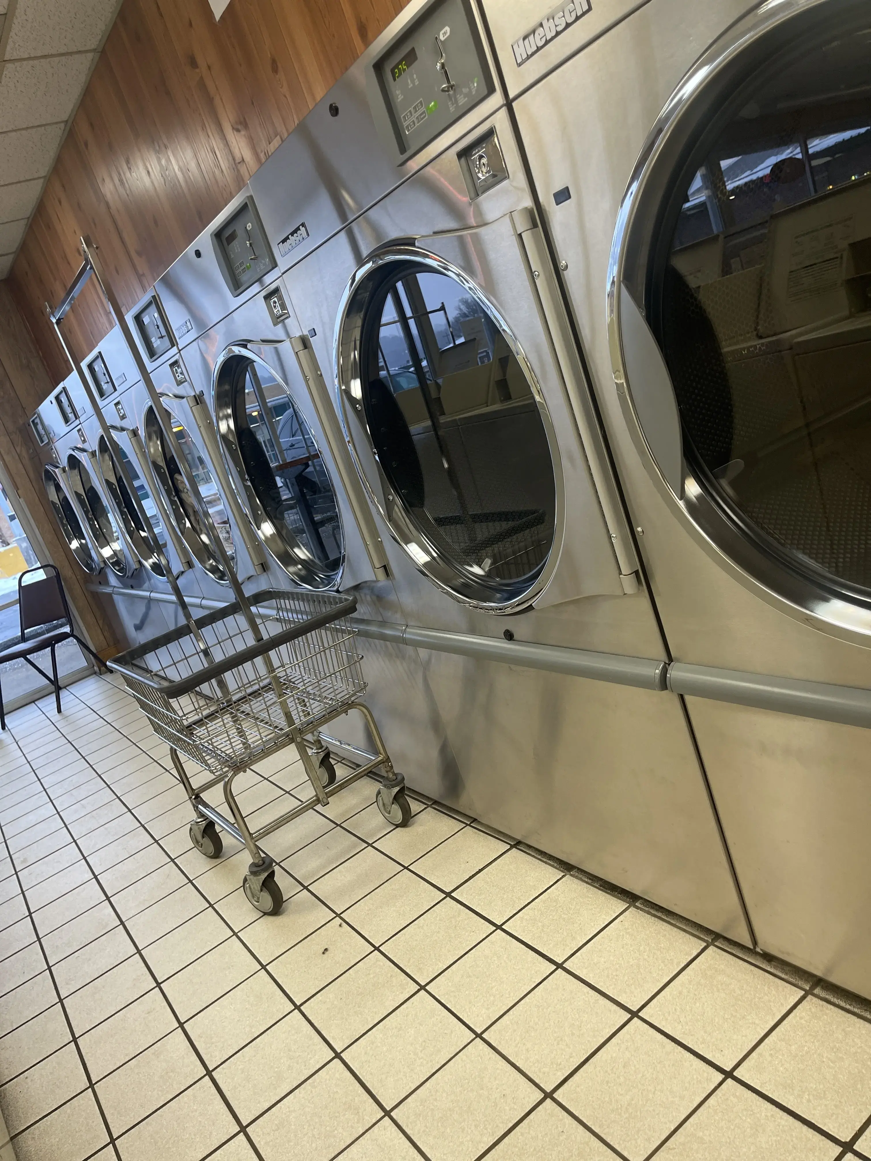 Good Dry Cleaners & Laundromat thumbnail 6