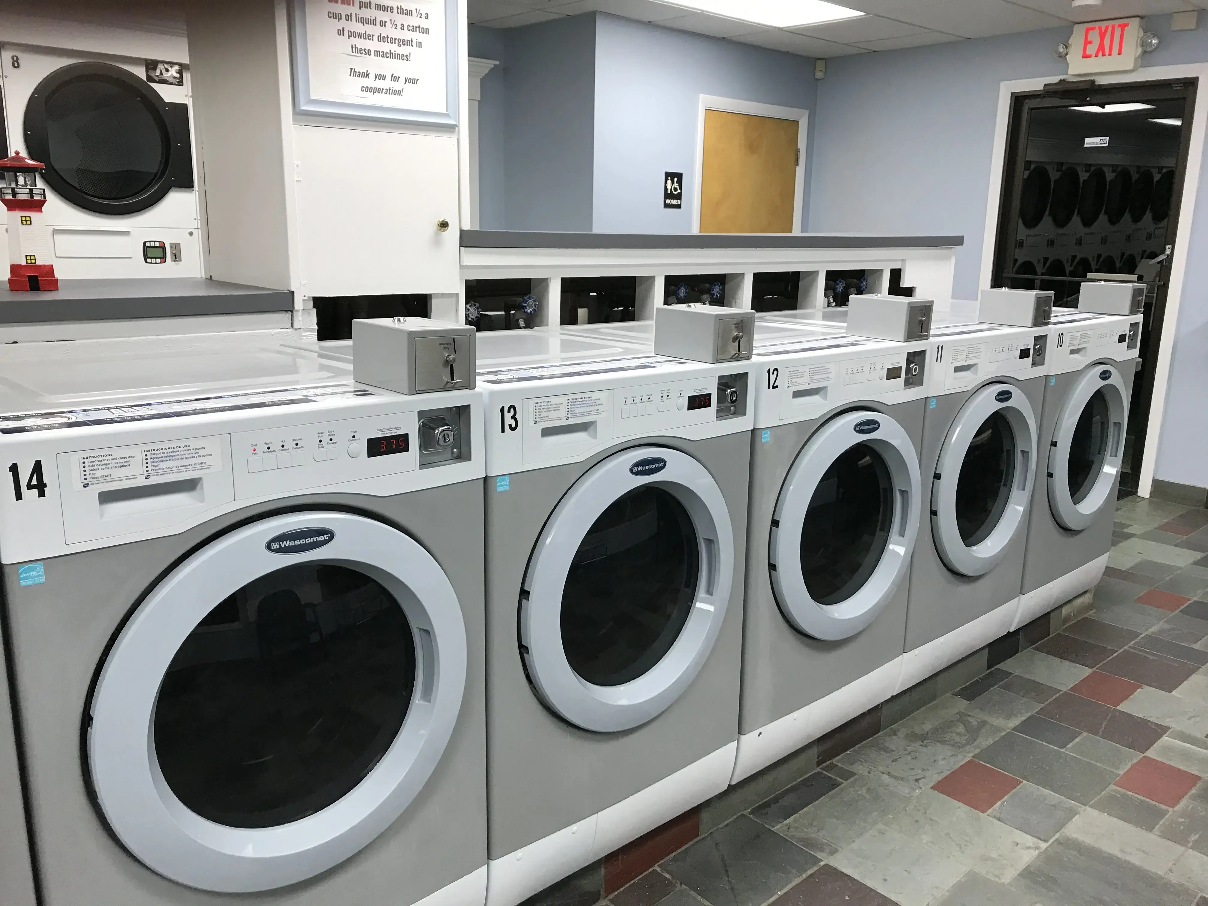 Good Harbor Laundry thumbnail 15