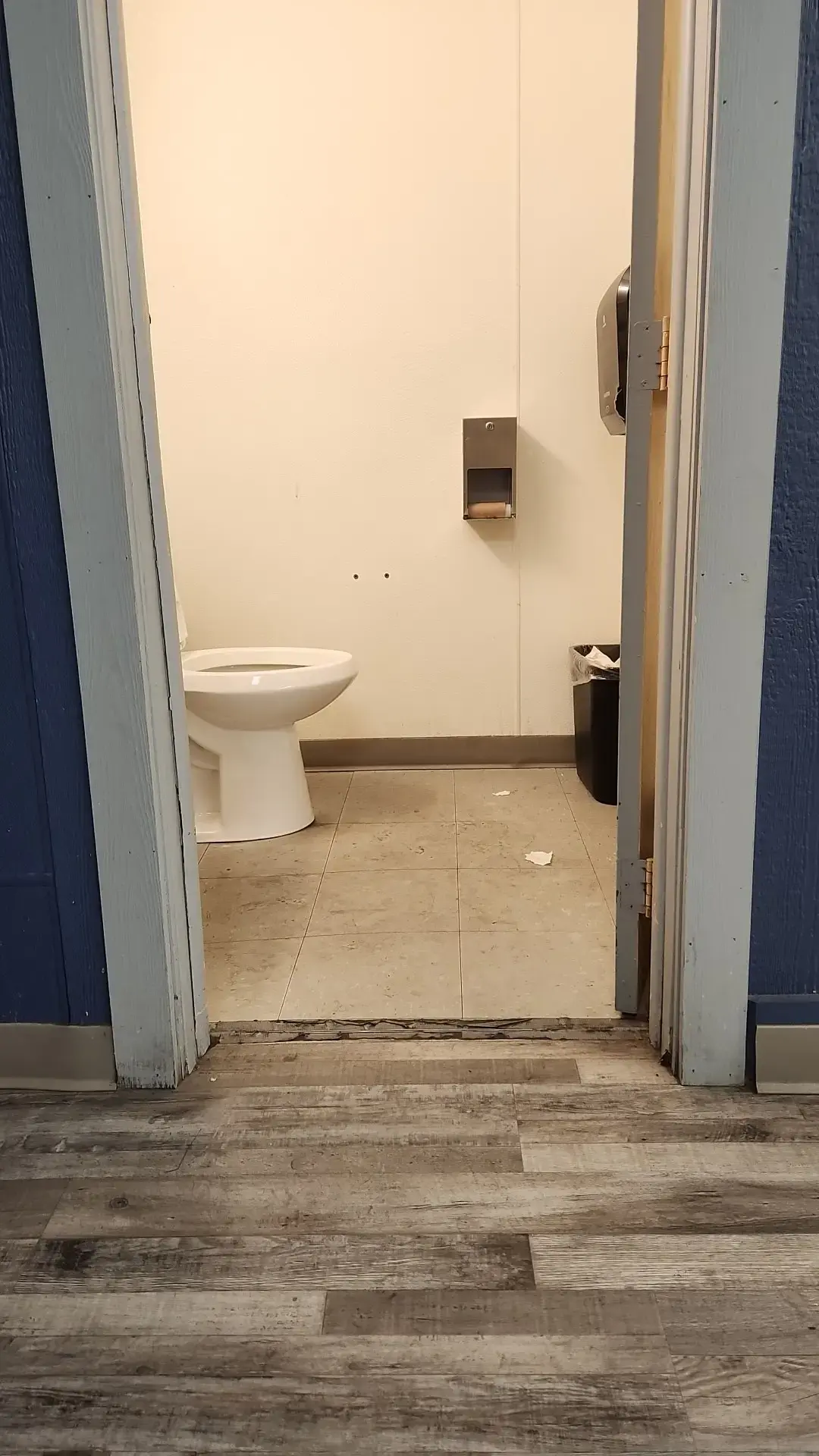 Granada Coin Laundromat thumbnail 17