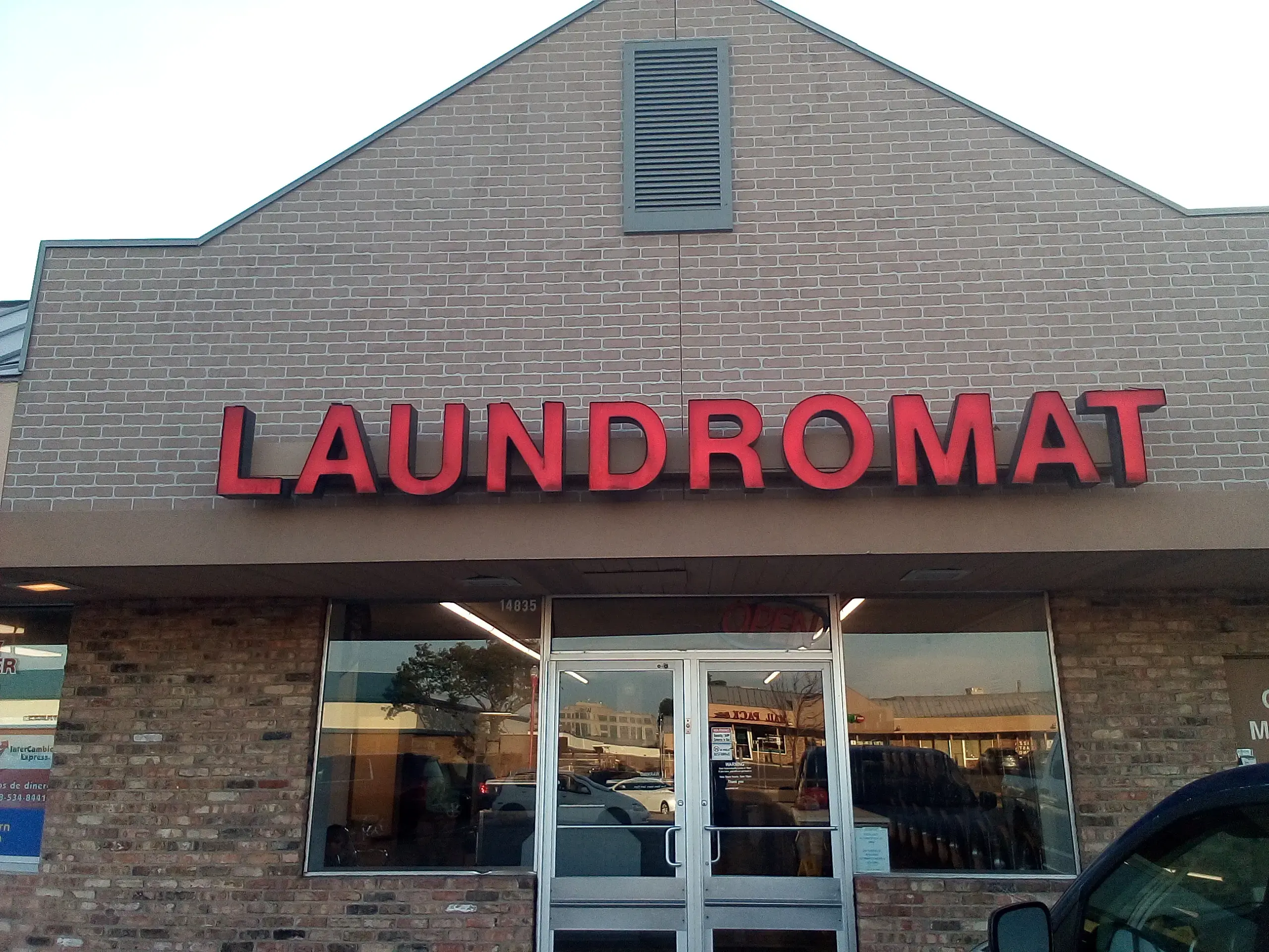 Granada Coin Laundromat - Image 2