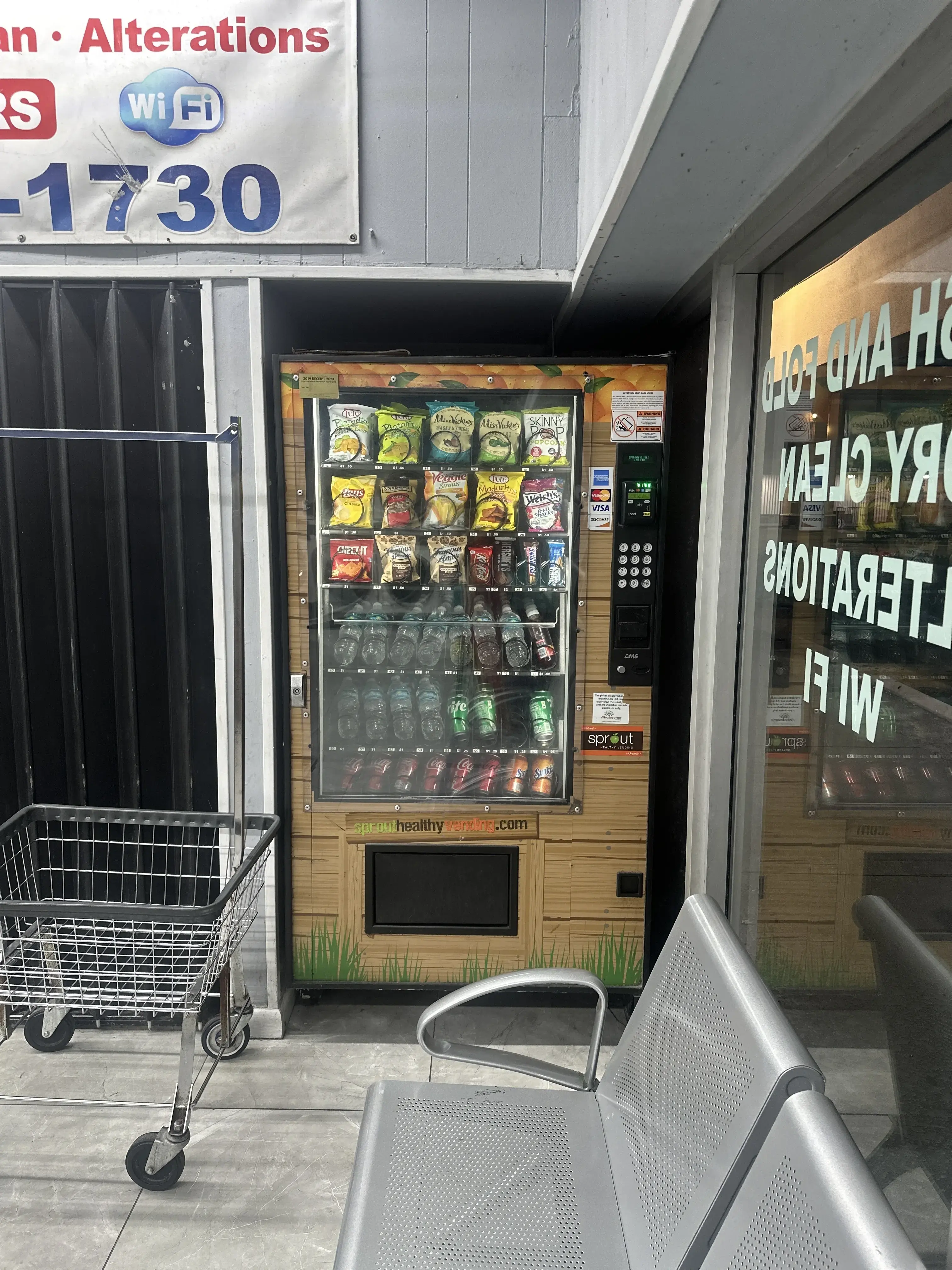 Granada Coin Laundry thumbnail 6