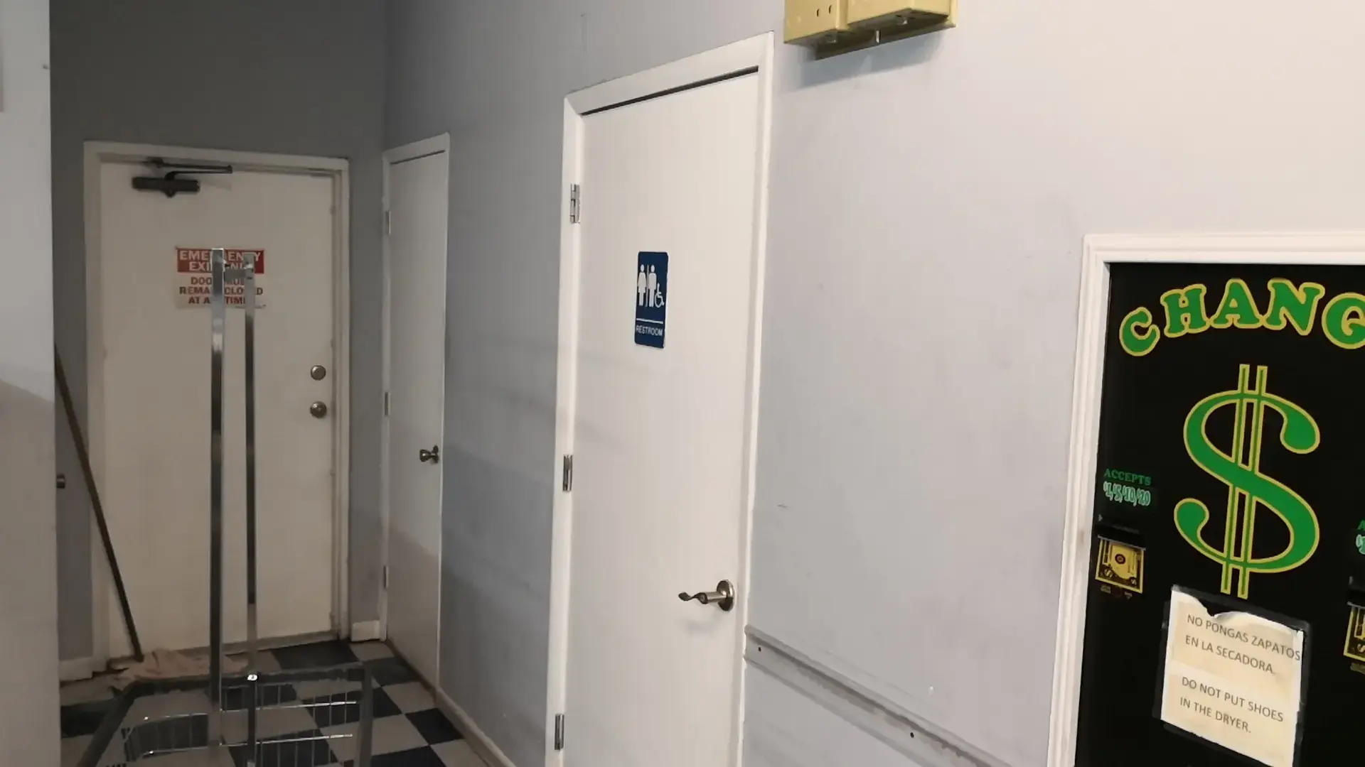 Granada Coin Laundry - Image 16