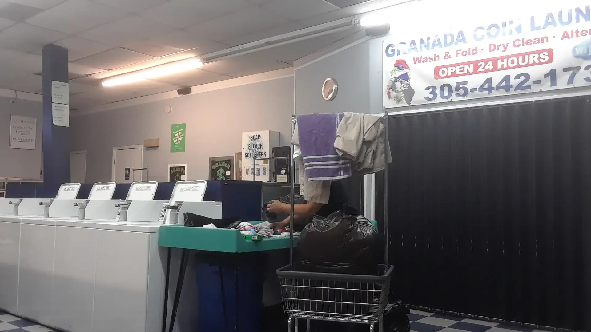 Granada Coin Laundry thumbnail 18