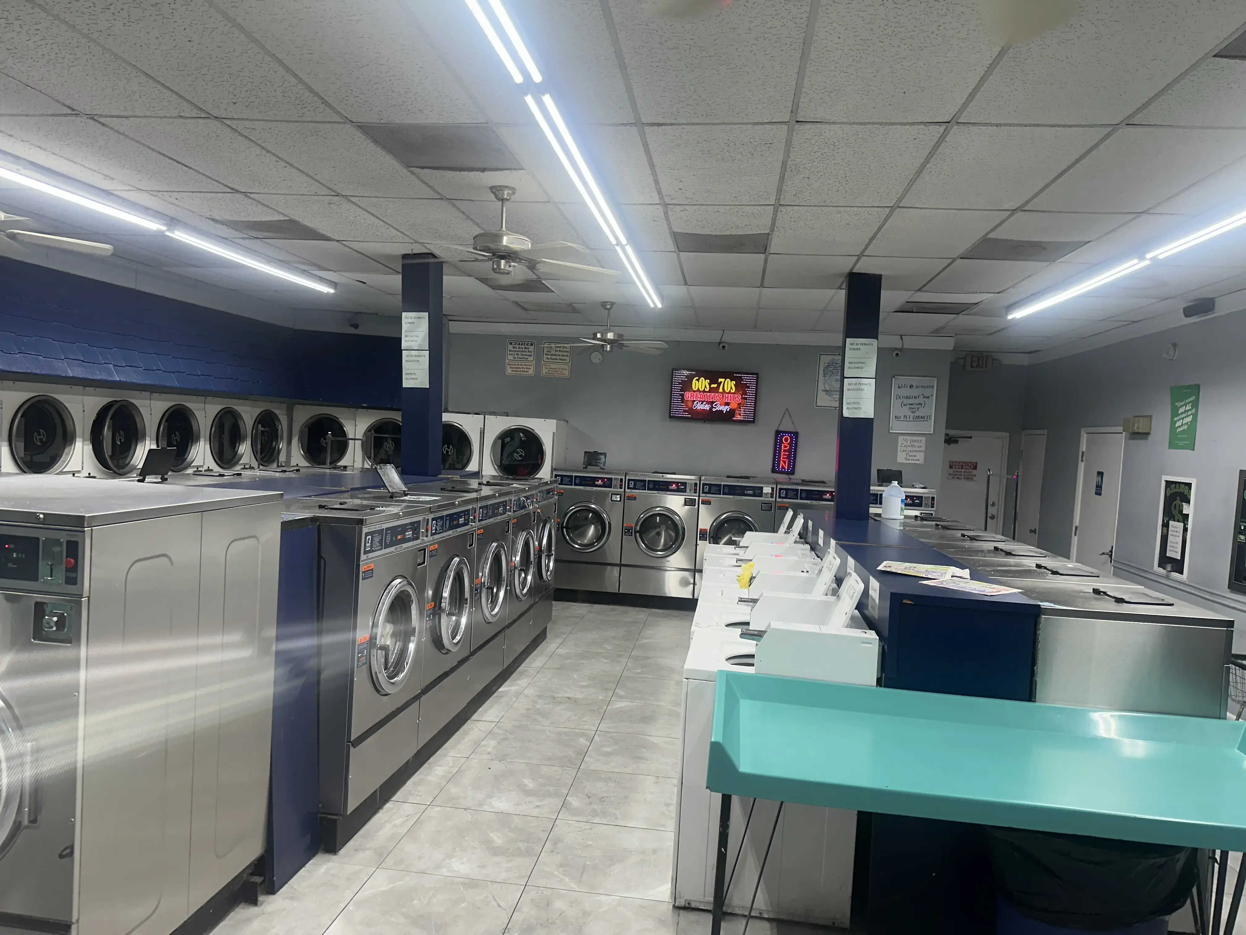 Granada Coin Laundry - Image 7