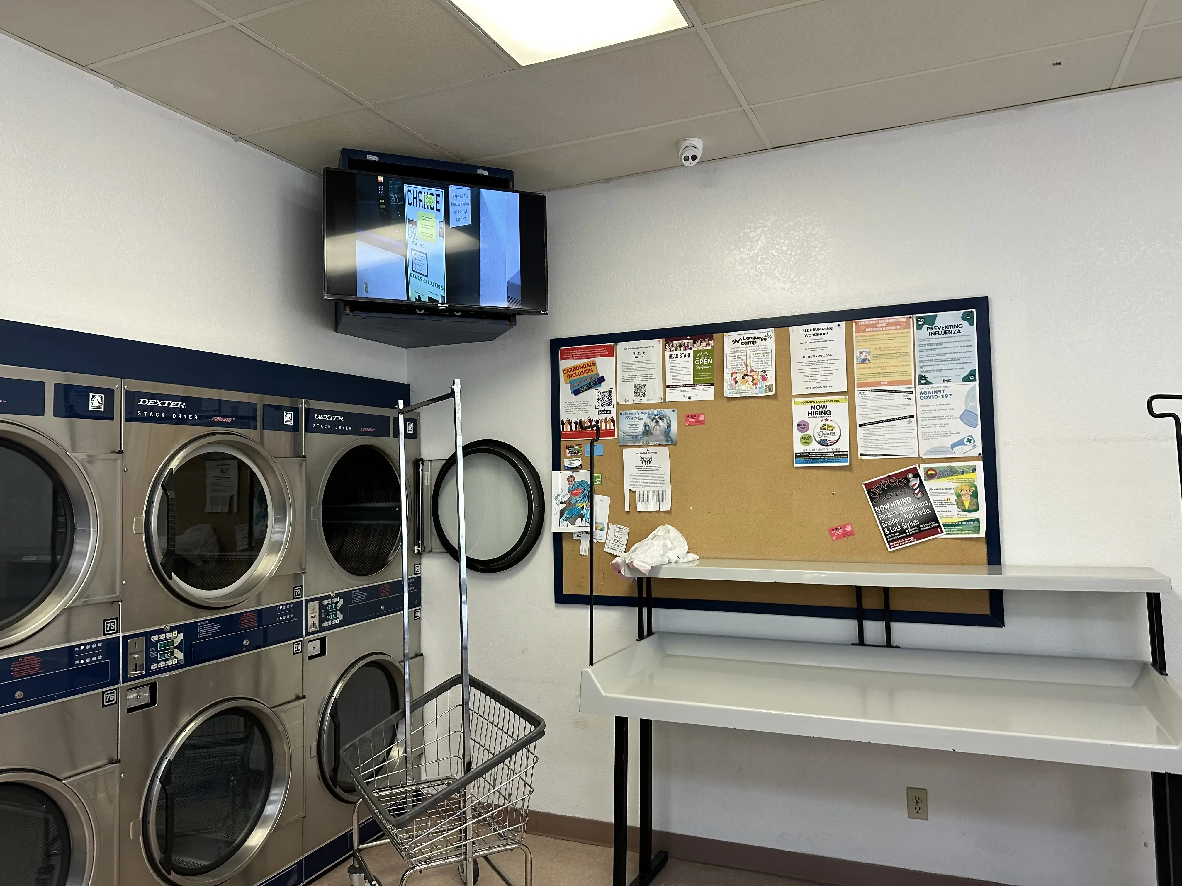 Grand Avenue Laundromat thumbnail 19