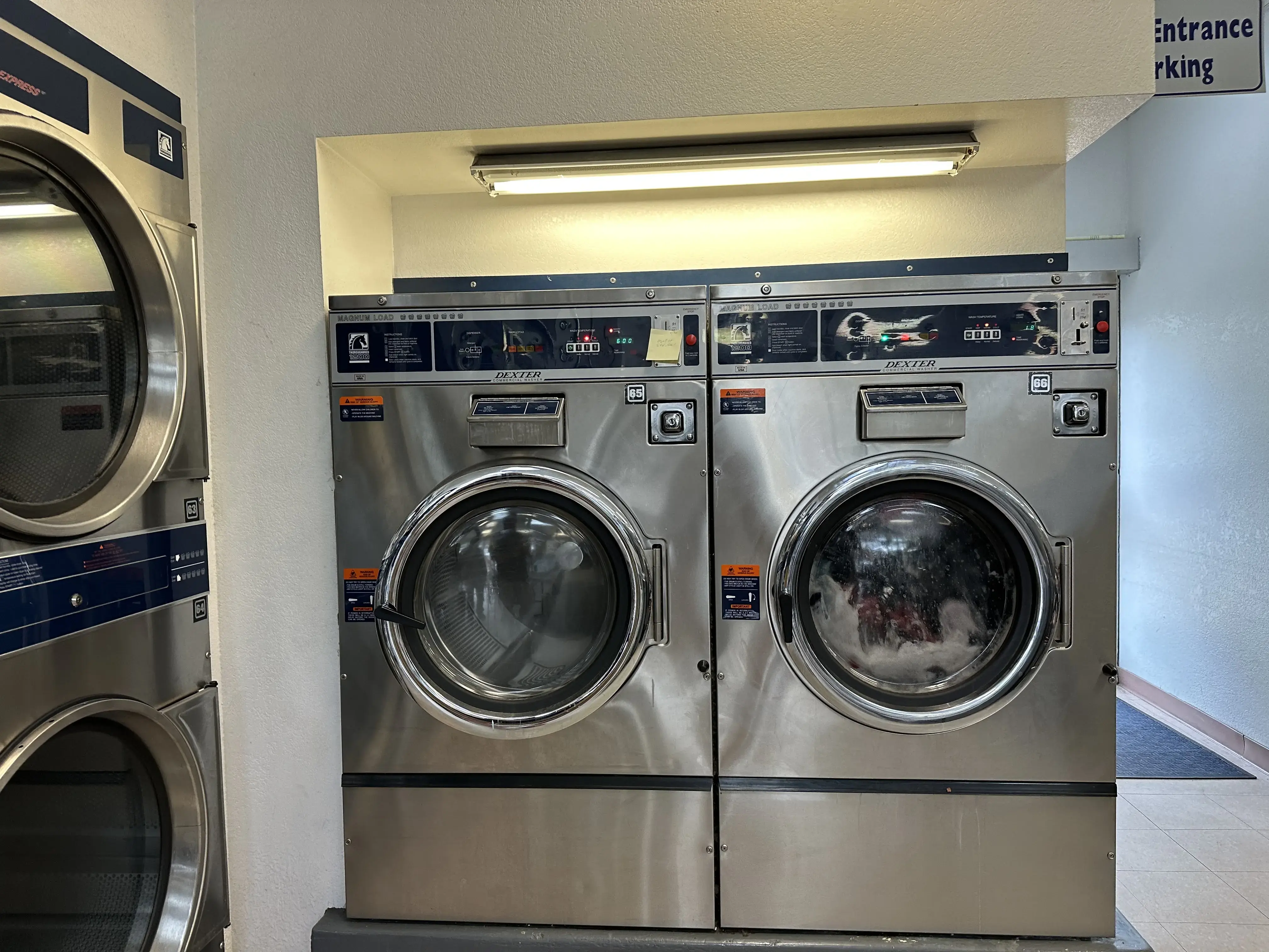 Grand Avenue Laundromat - Image 17