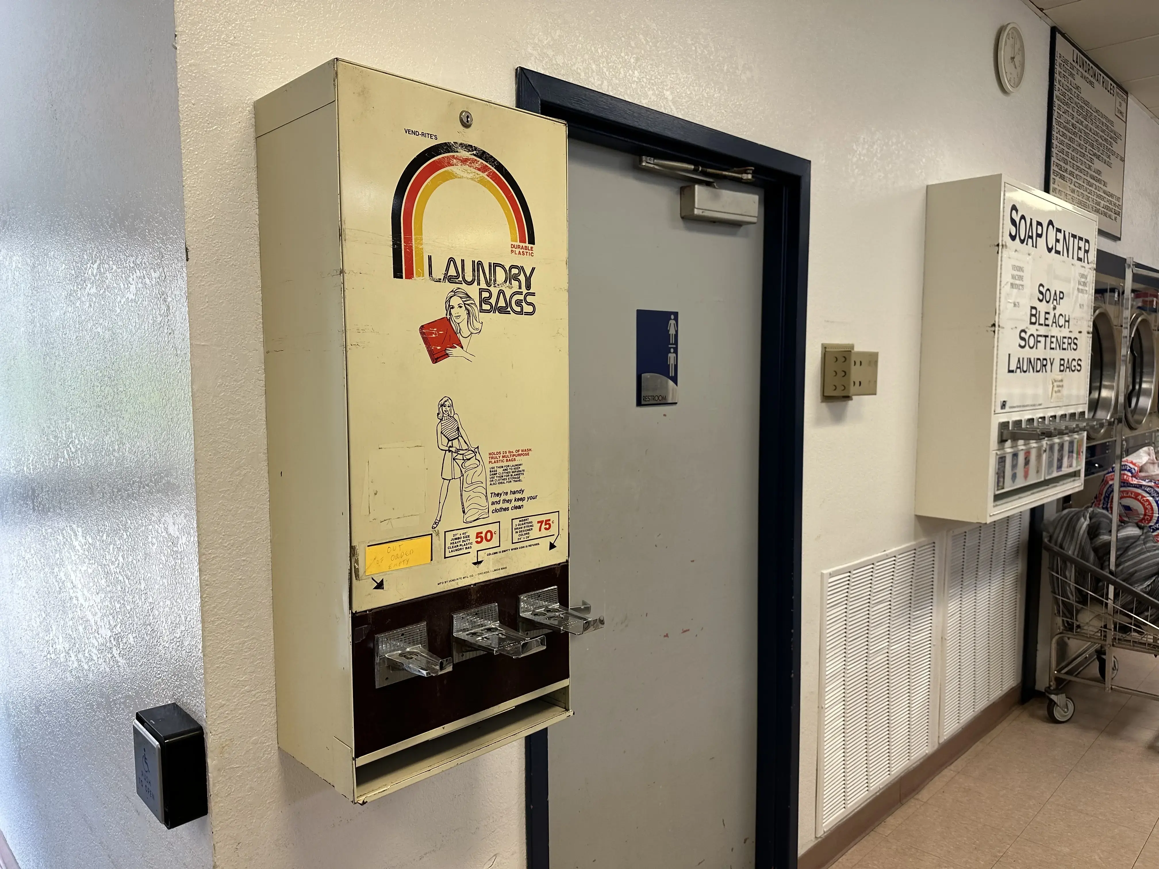 Grand Avenue Laundromat - Image 3