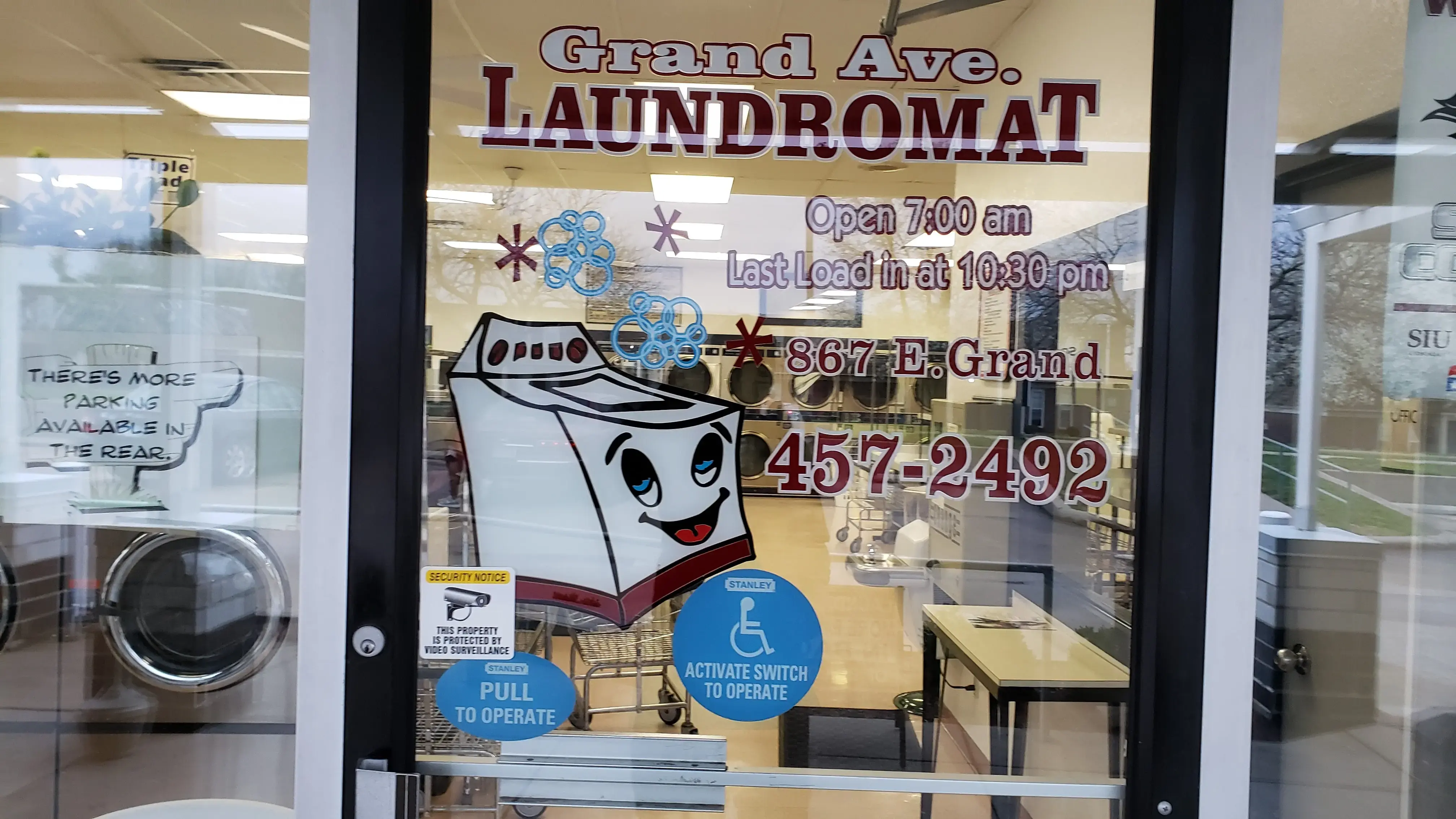 Grand Avenue Laundromat - Image 12