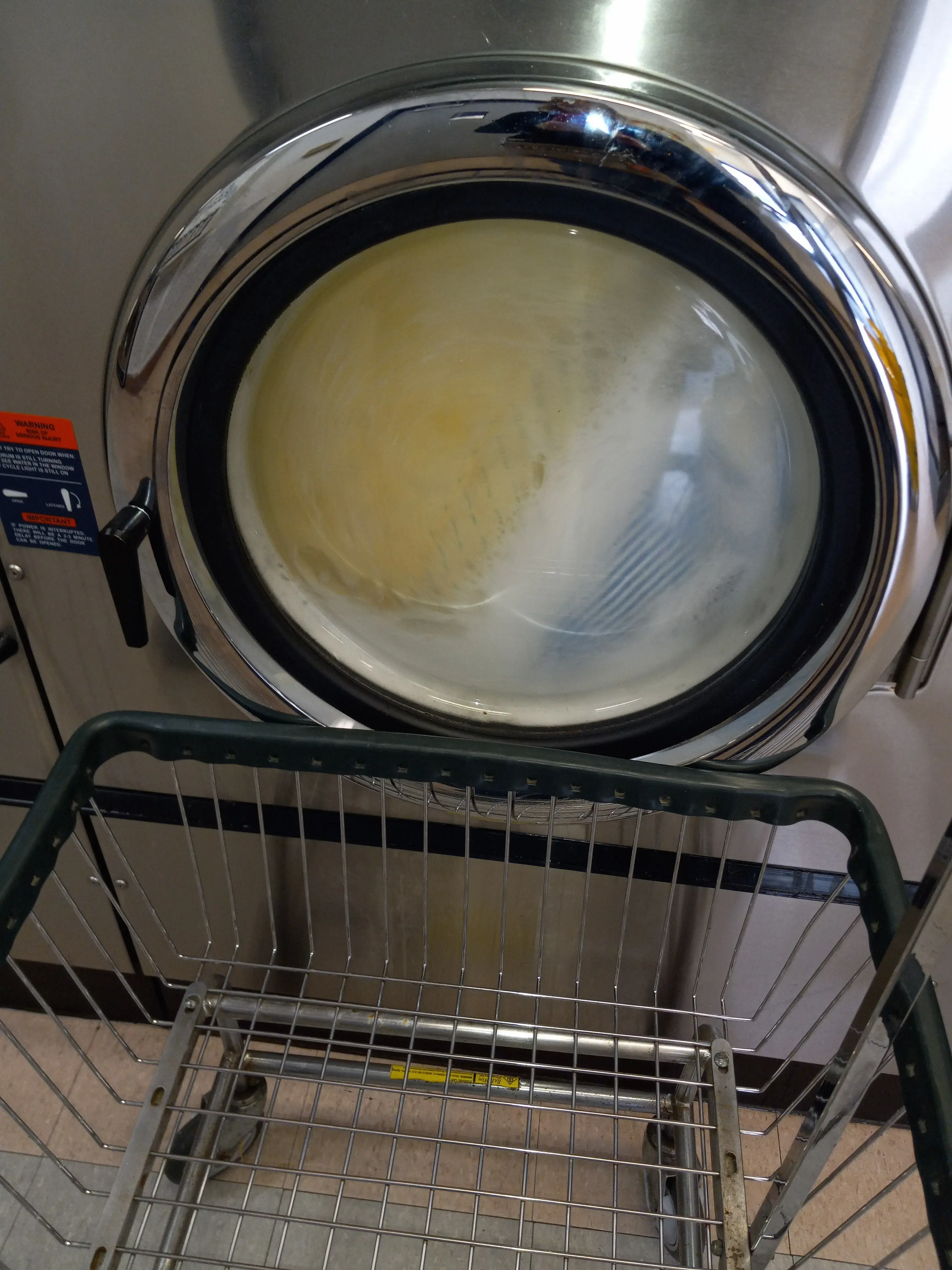 Grand Avenue Laundromat thumbnail 6