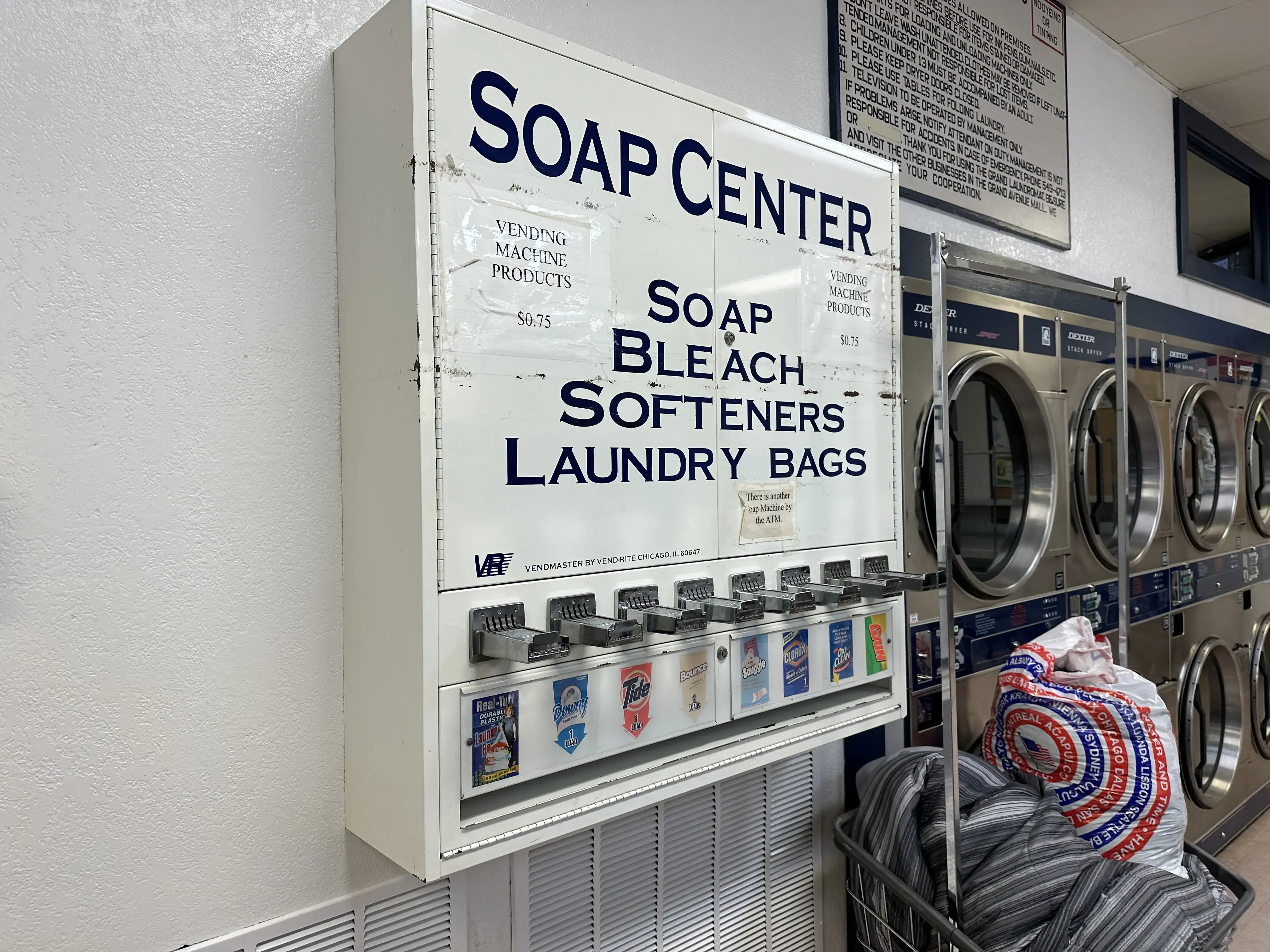 Grand Avenue Laundromat - Image 20