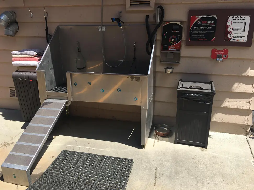 Grand Lake Laundromat - Image 17