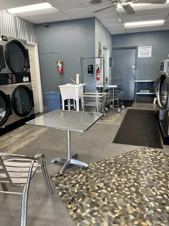 Grand Lake Laundromat thumbnail 2