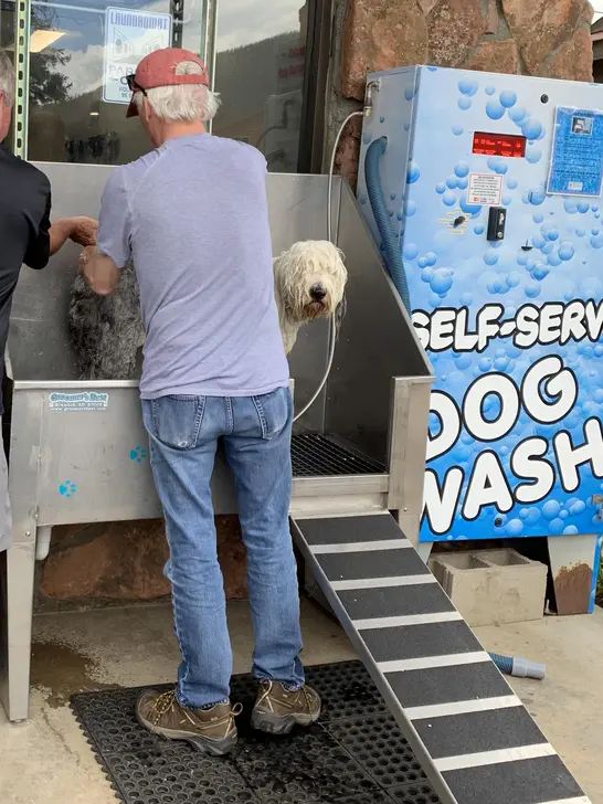 Grand Lake Laundromat - Image 18