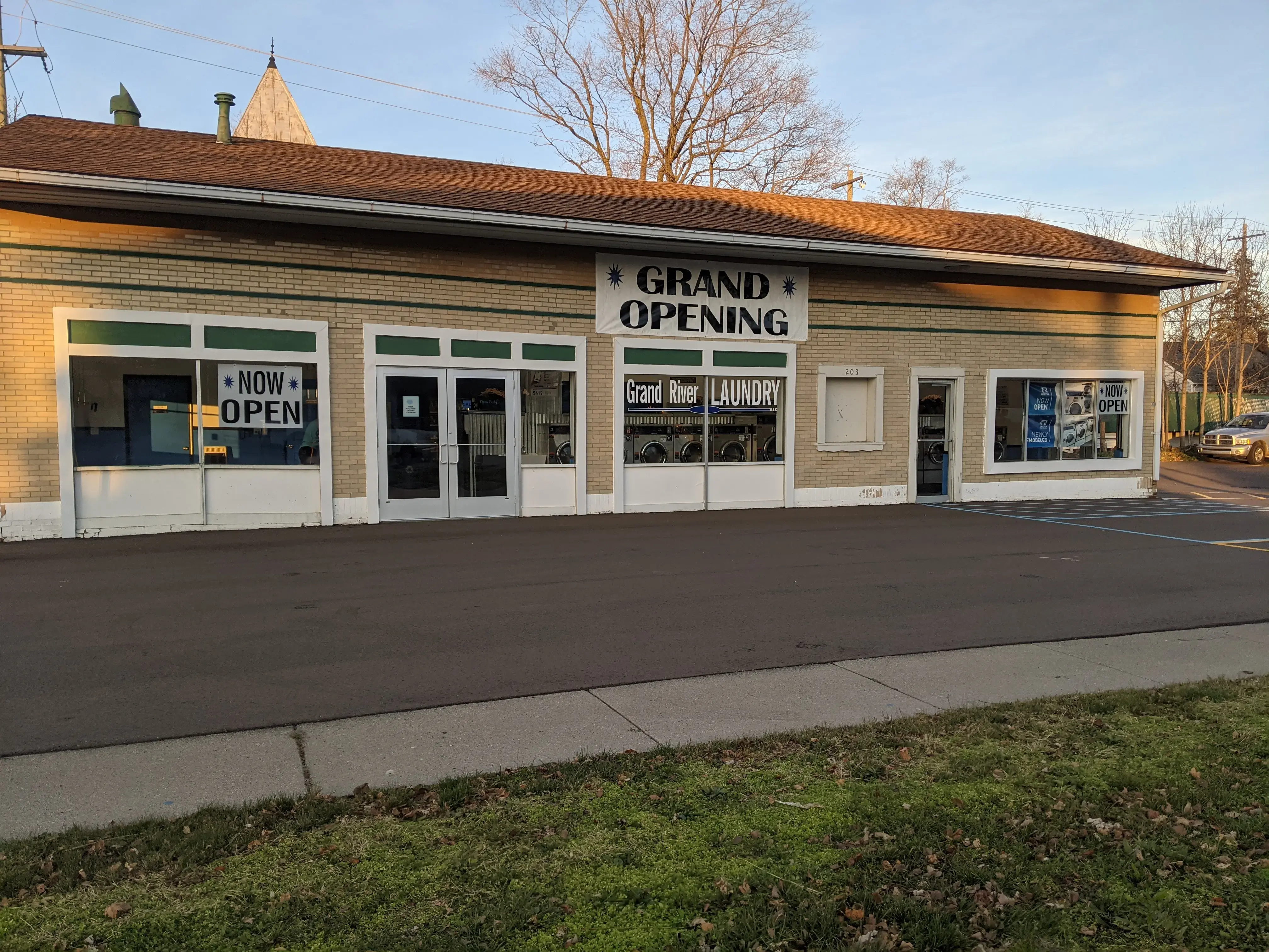 Grand River Laundry - Image 19