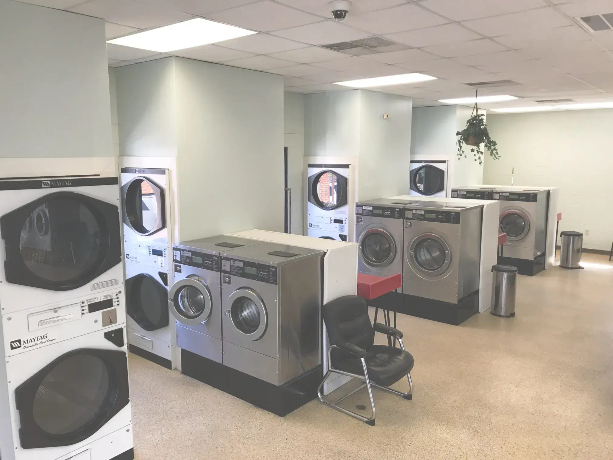 Grandin Road Laundromat thumbnail 2
