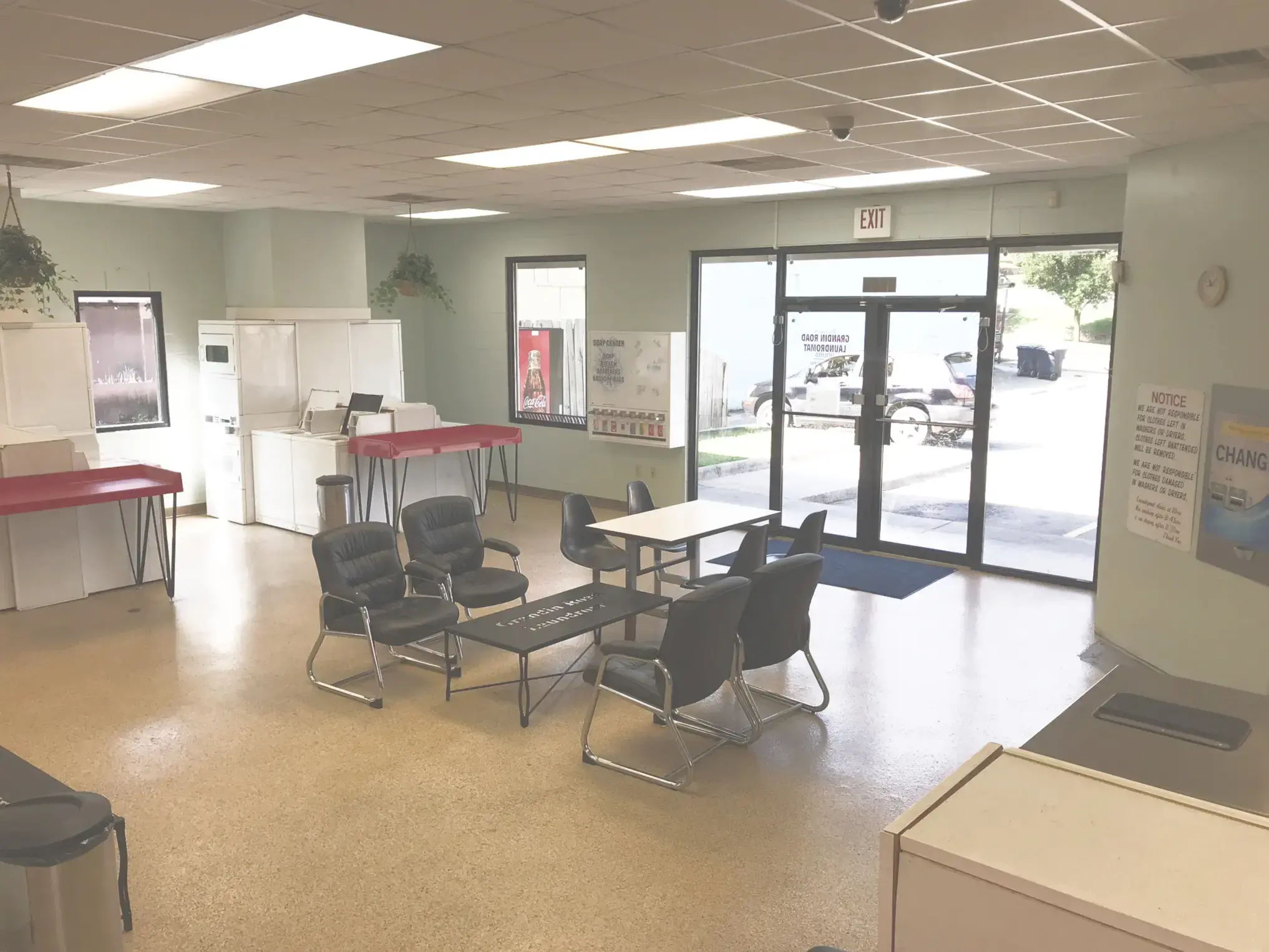 Grandin Road Laundromat thumbnail 7