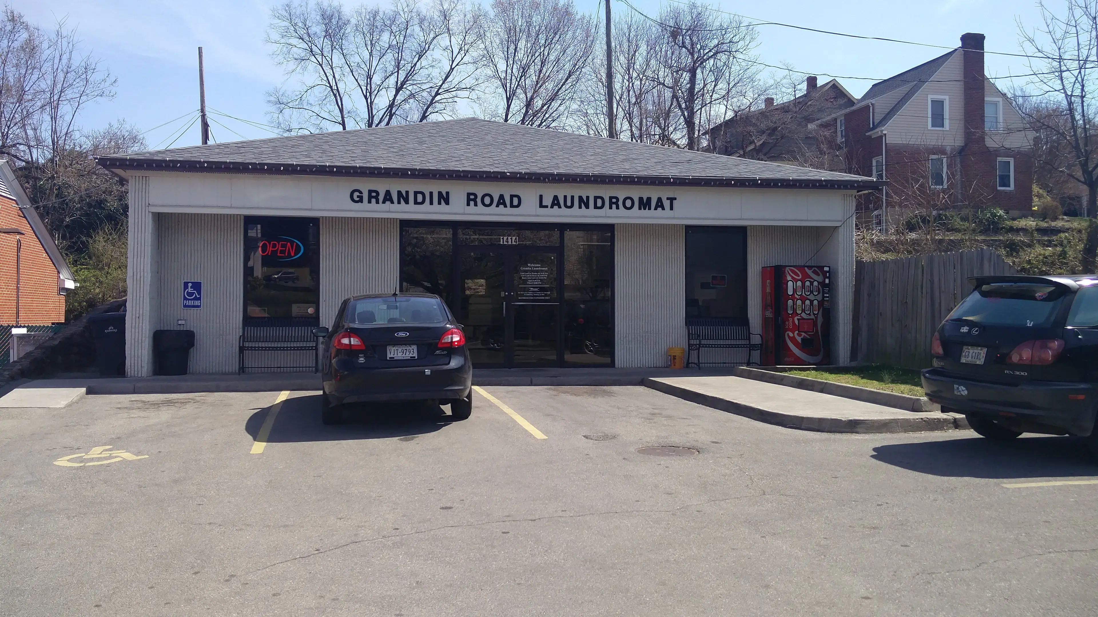 Grandin Road Laundromat thumbnail 1
