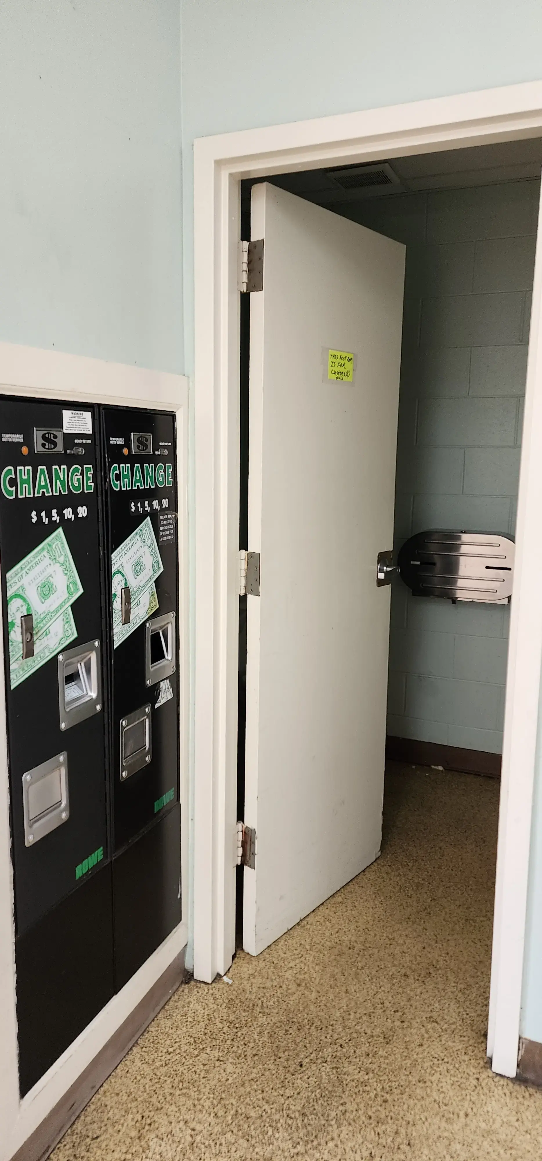 Grandin Road Laundromat thumbnail 9