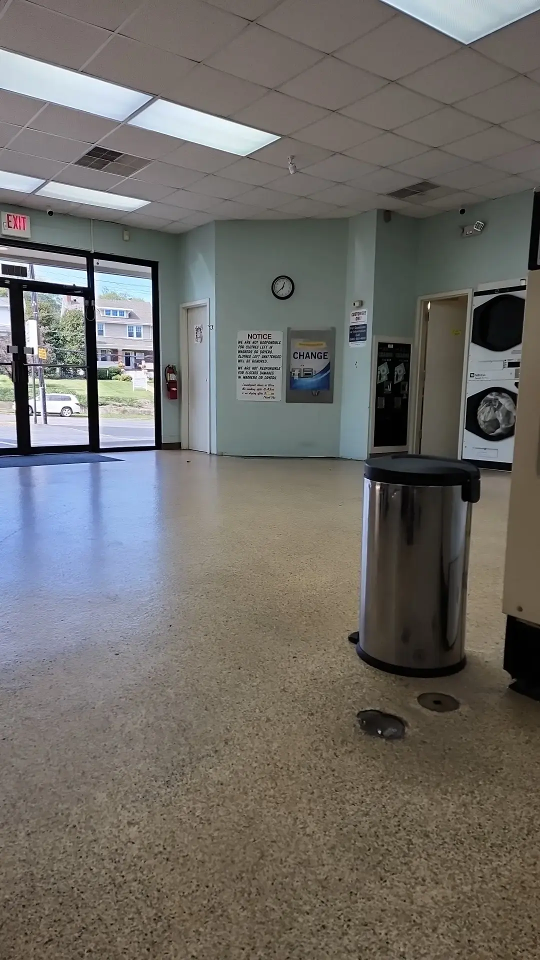 Grandin Road Laundromat thumbnail 13