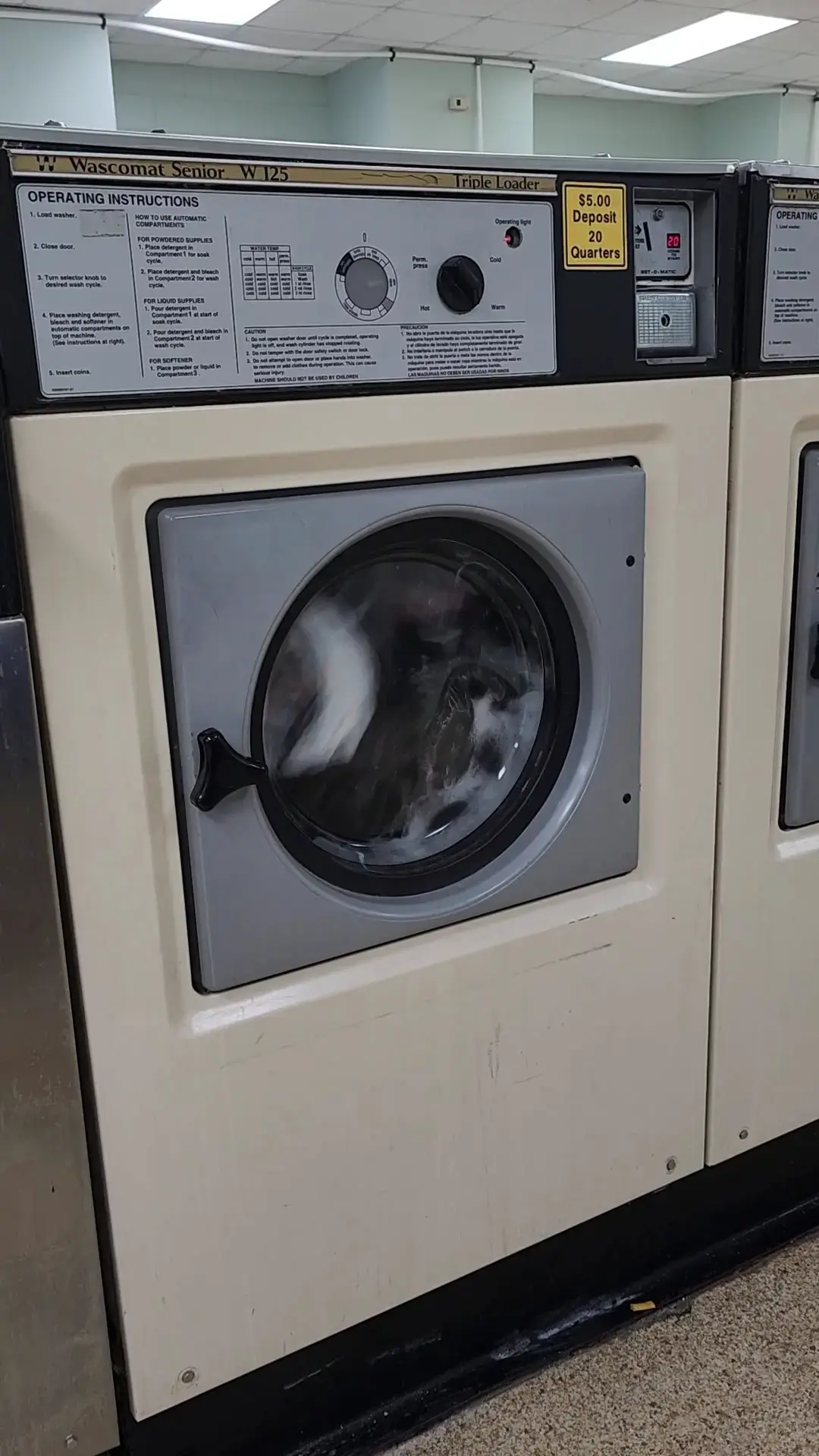 Grandin Road Laundromat - Image 18