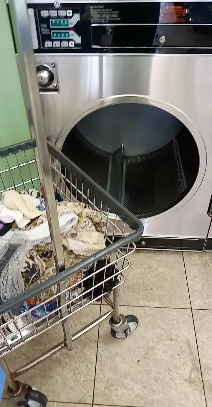 Grandview Coin Laundry thumbnail 16