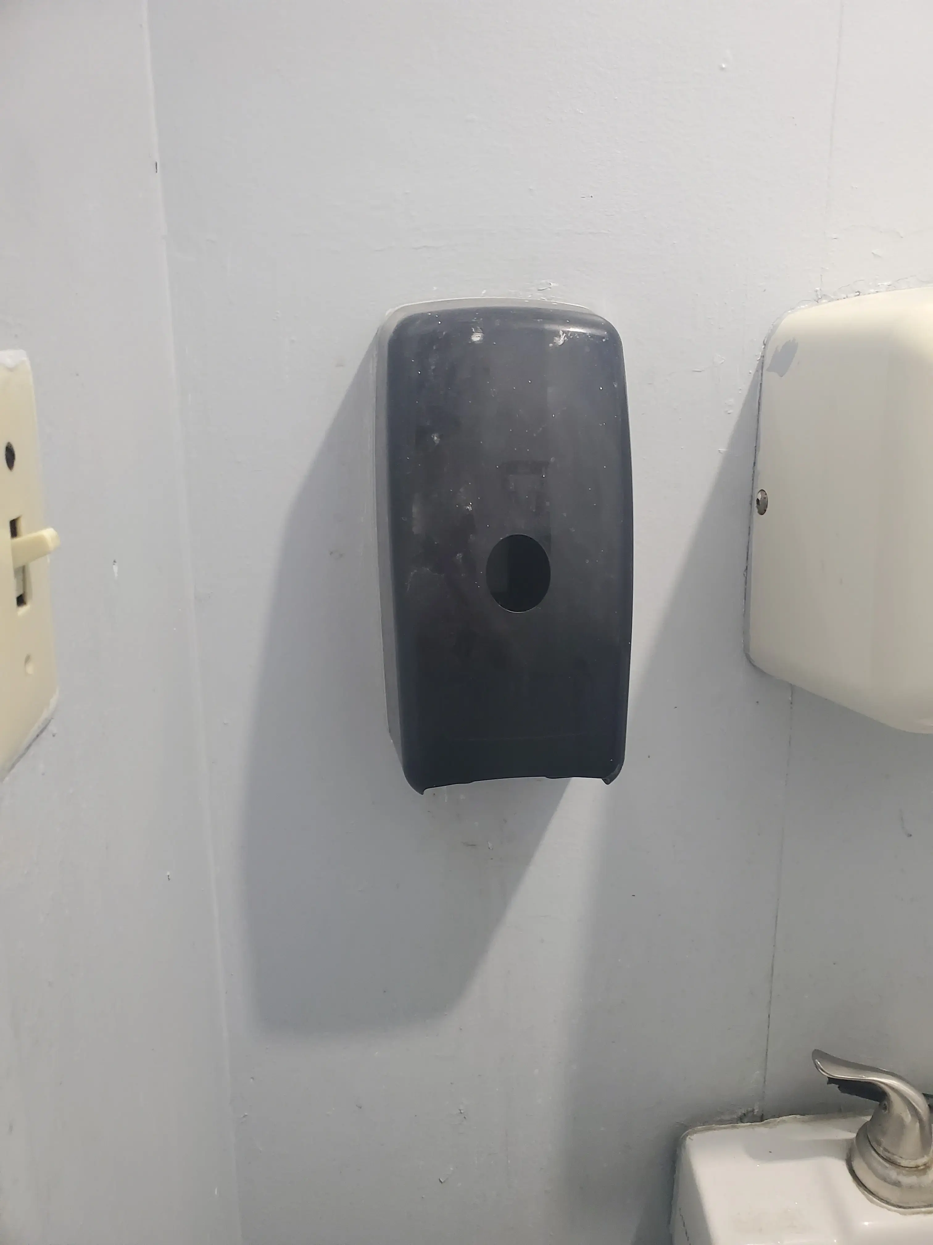 Grandview Laundromat - Image 17