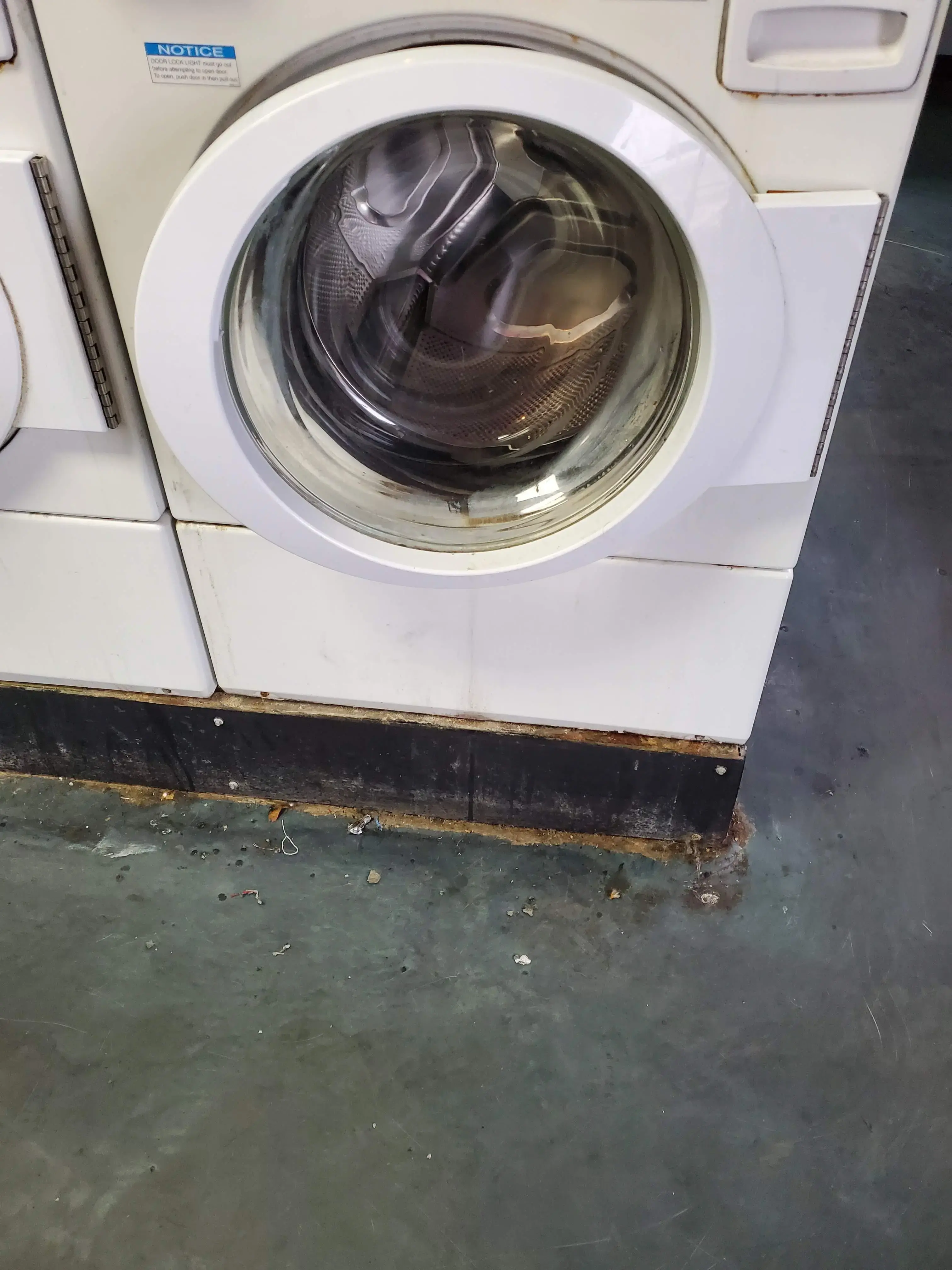 Grandview Laundromat thumbnail 18