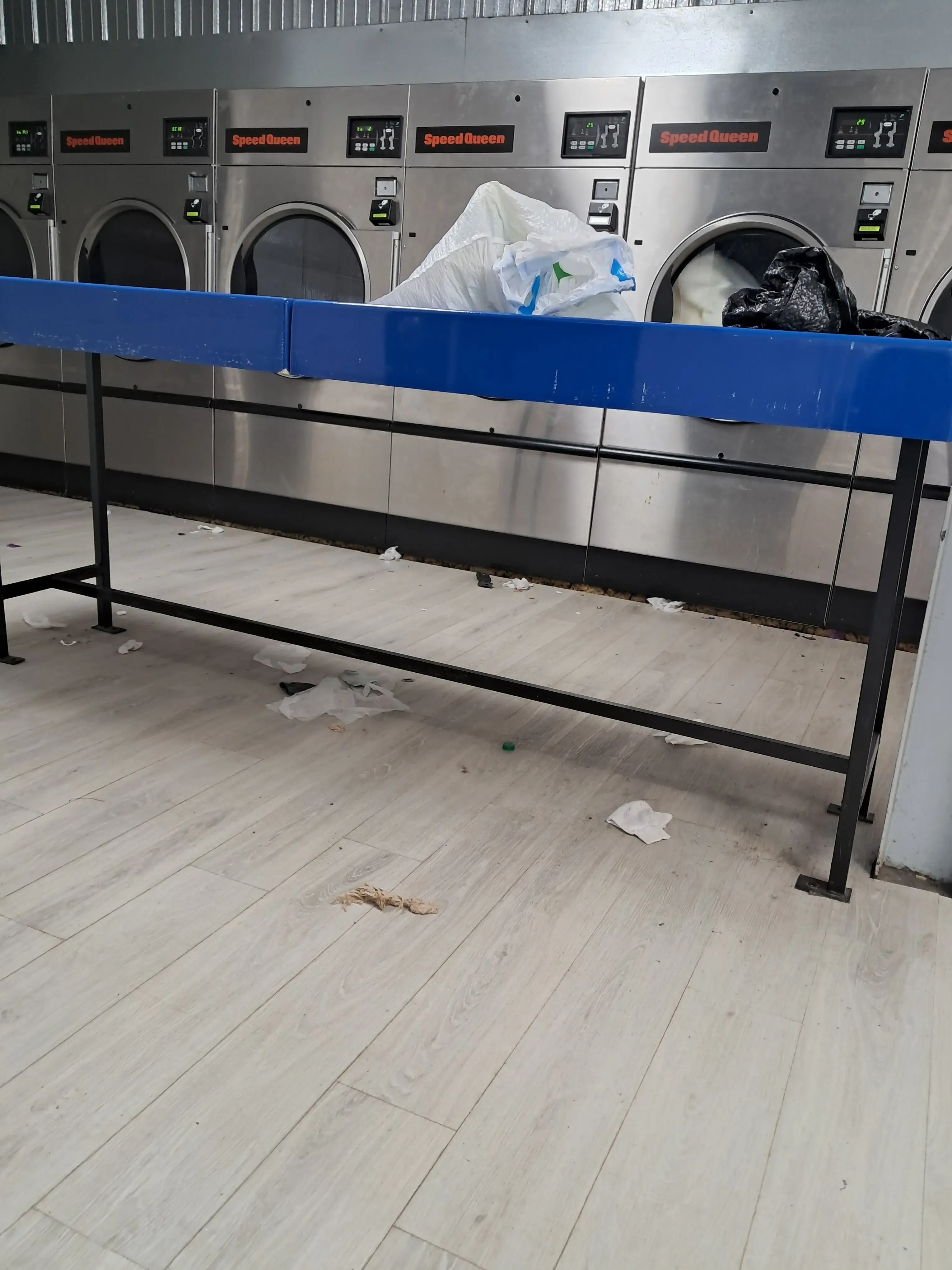 Grandview Laundromat thumbnail 2
