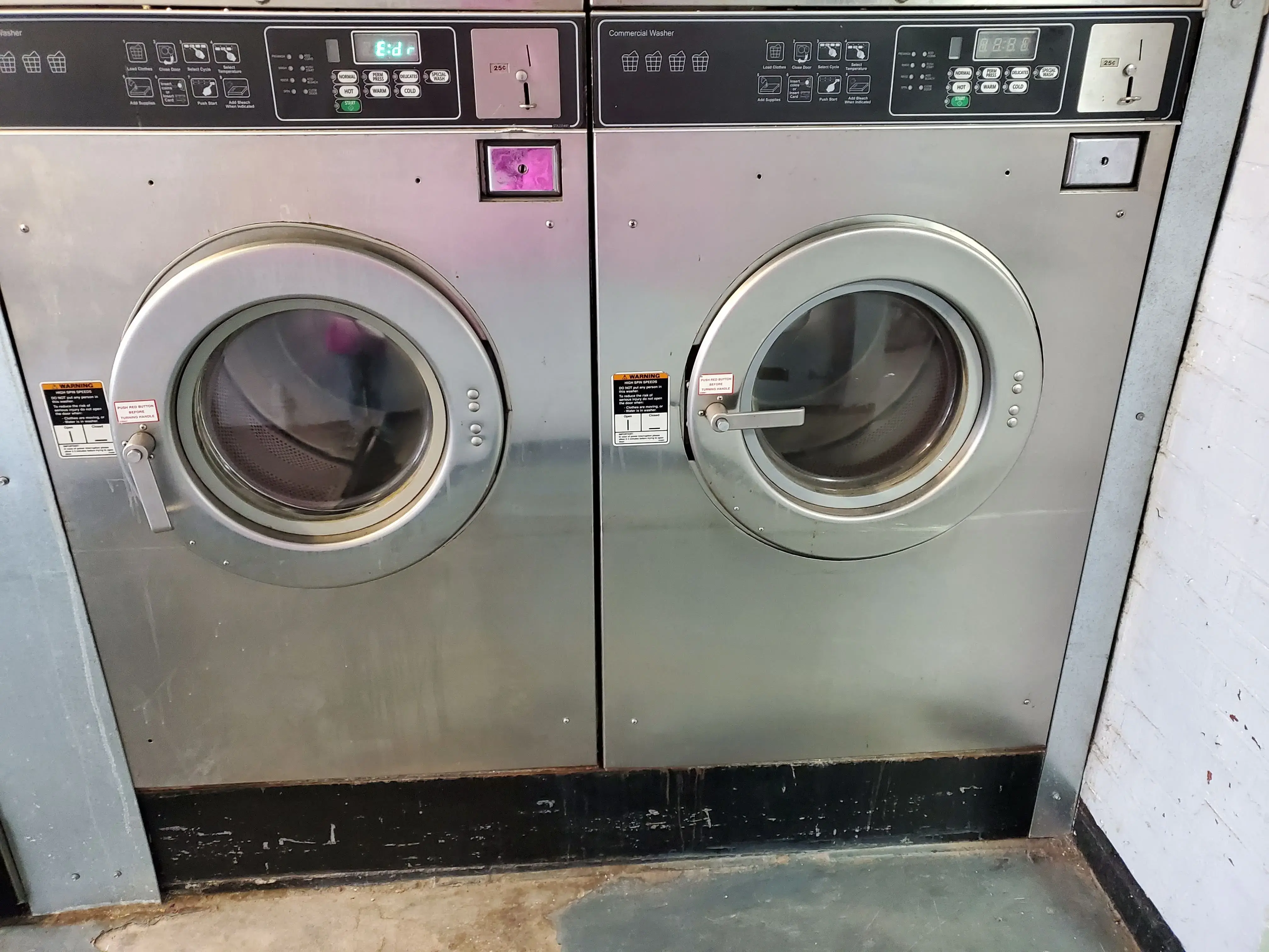 Grandview Laundromat - Image 19