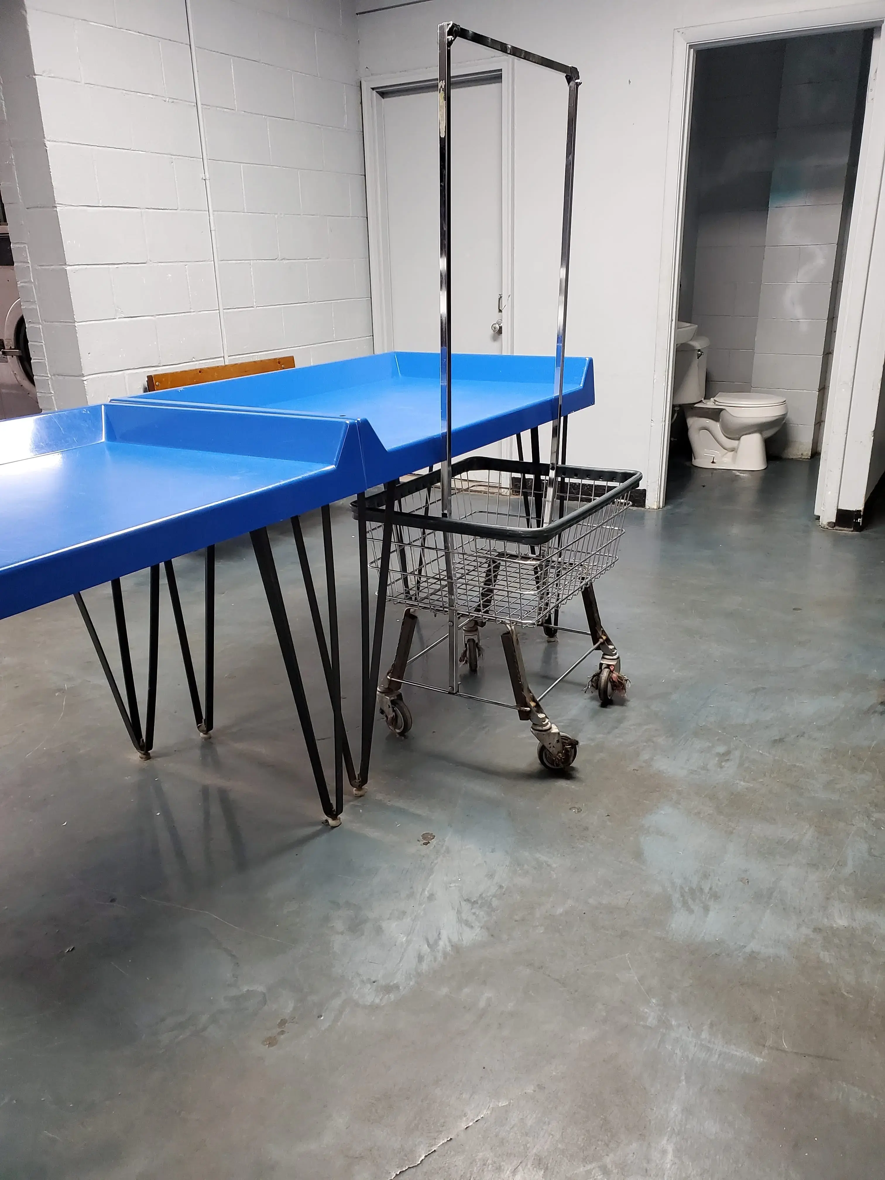 Grandview Laundromat - Image 10