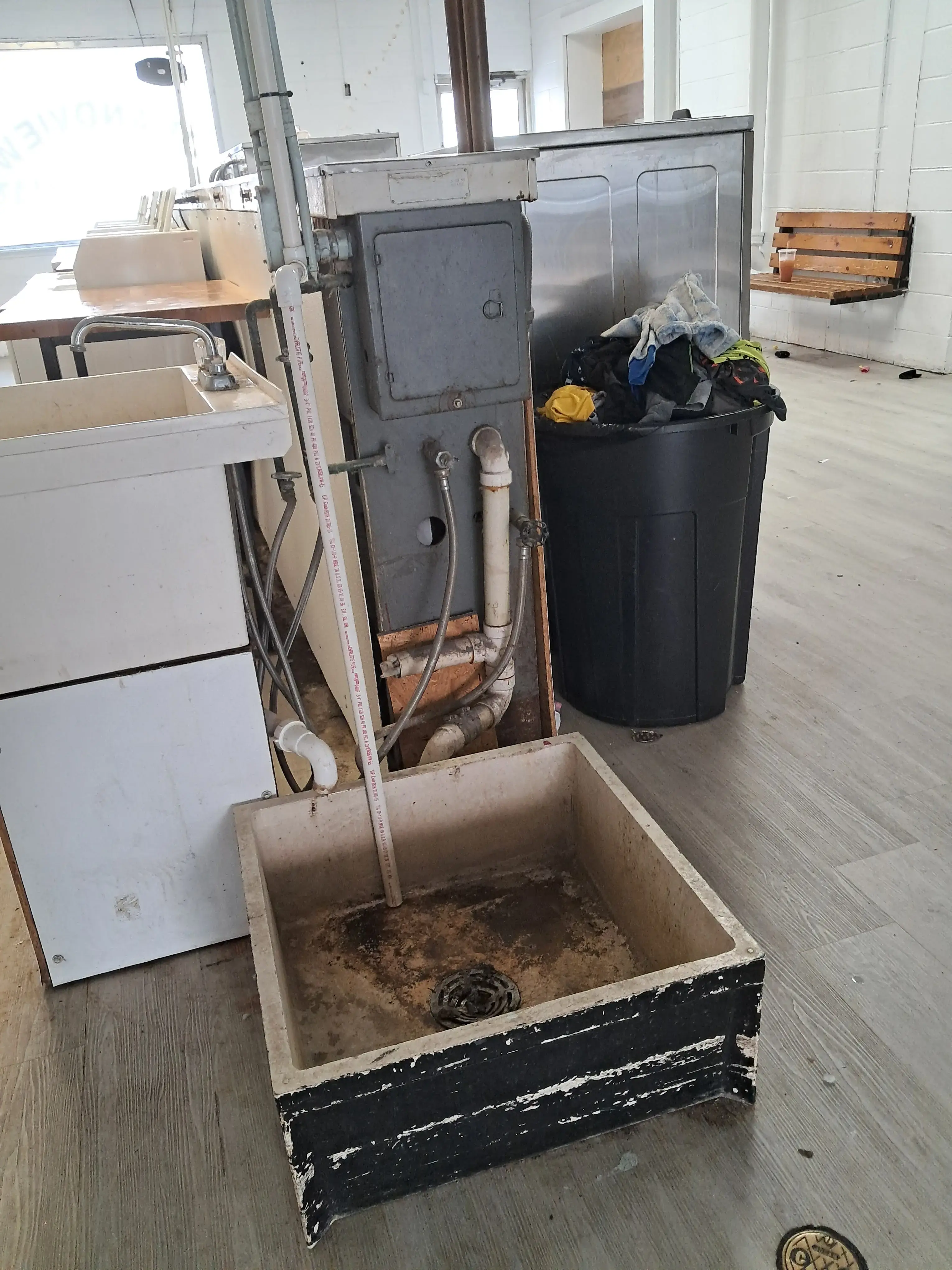 Grandview Laundromat - Image 12