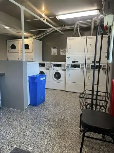 Granny's Little Laundromat thumbnail 5