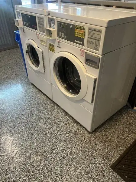 Granny's Little Laundromat thumbnail 4