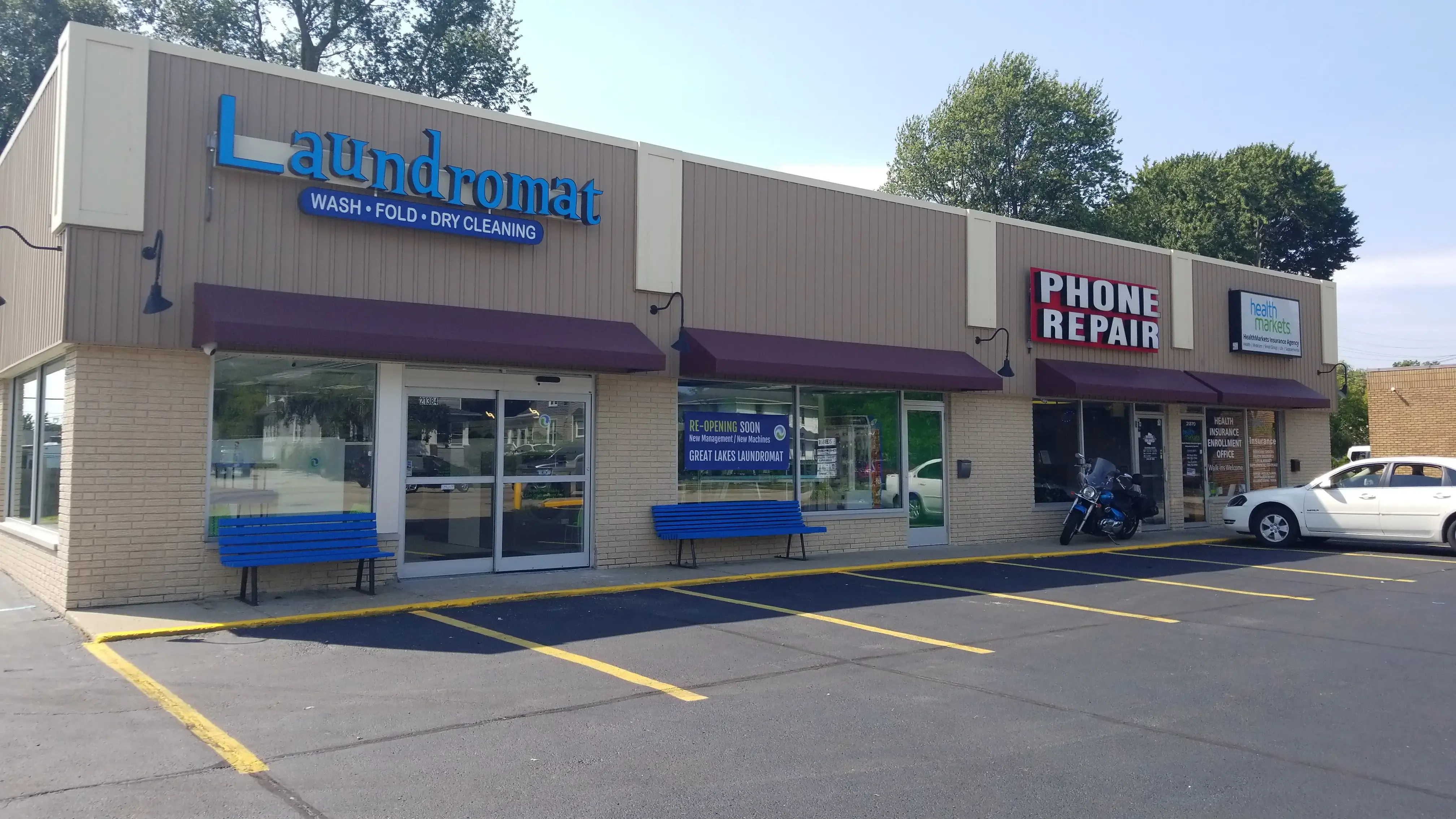 Great Lakes Laundromat - Image 16