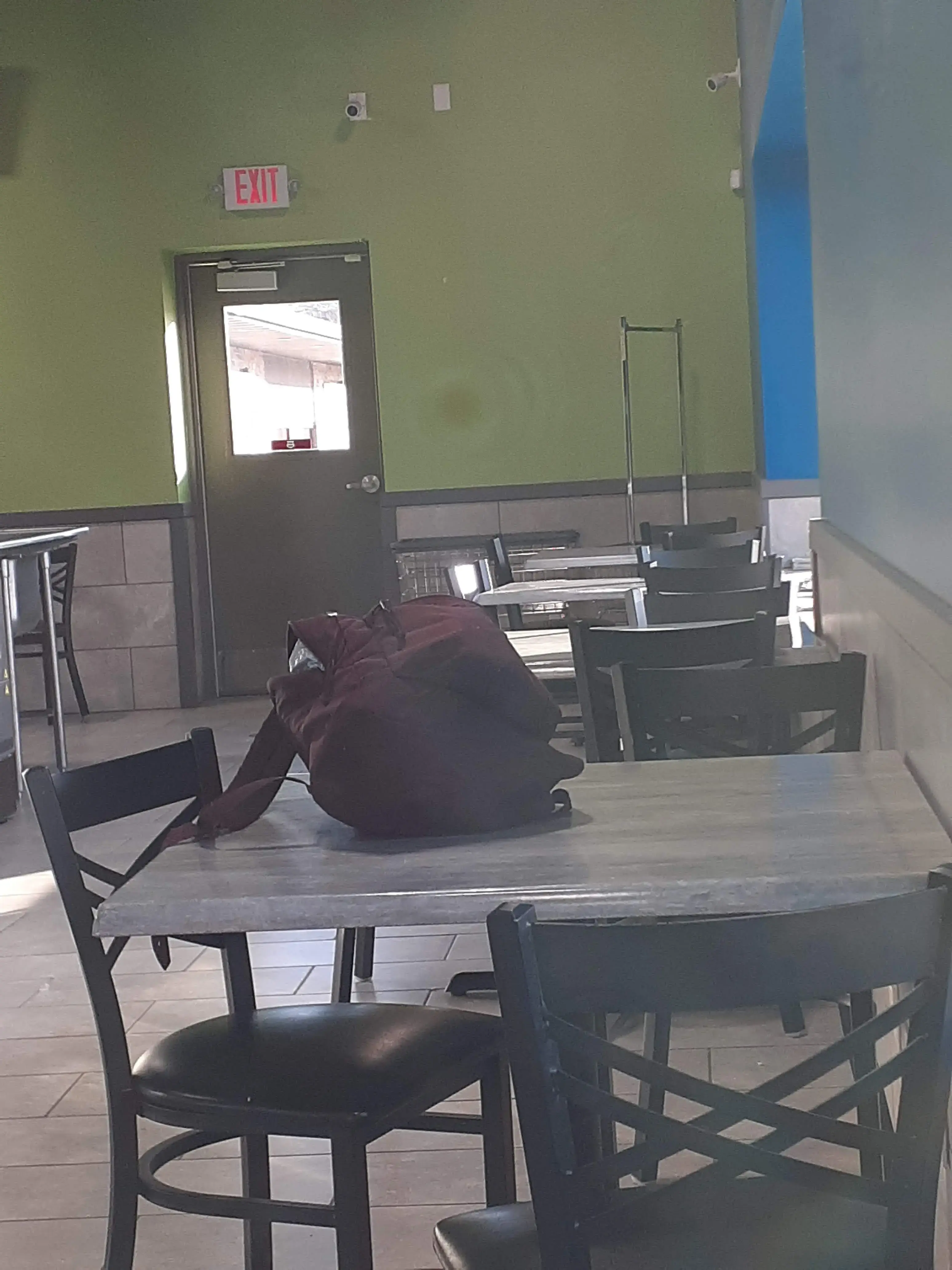 Green Bay Express Laundromat Laundry Center - Image 9