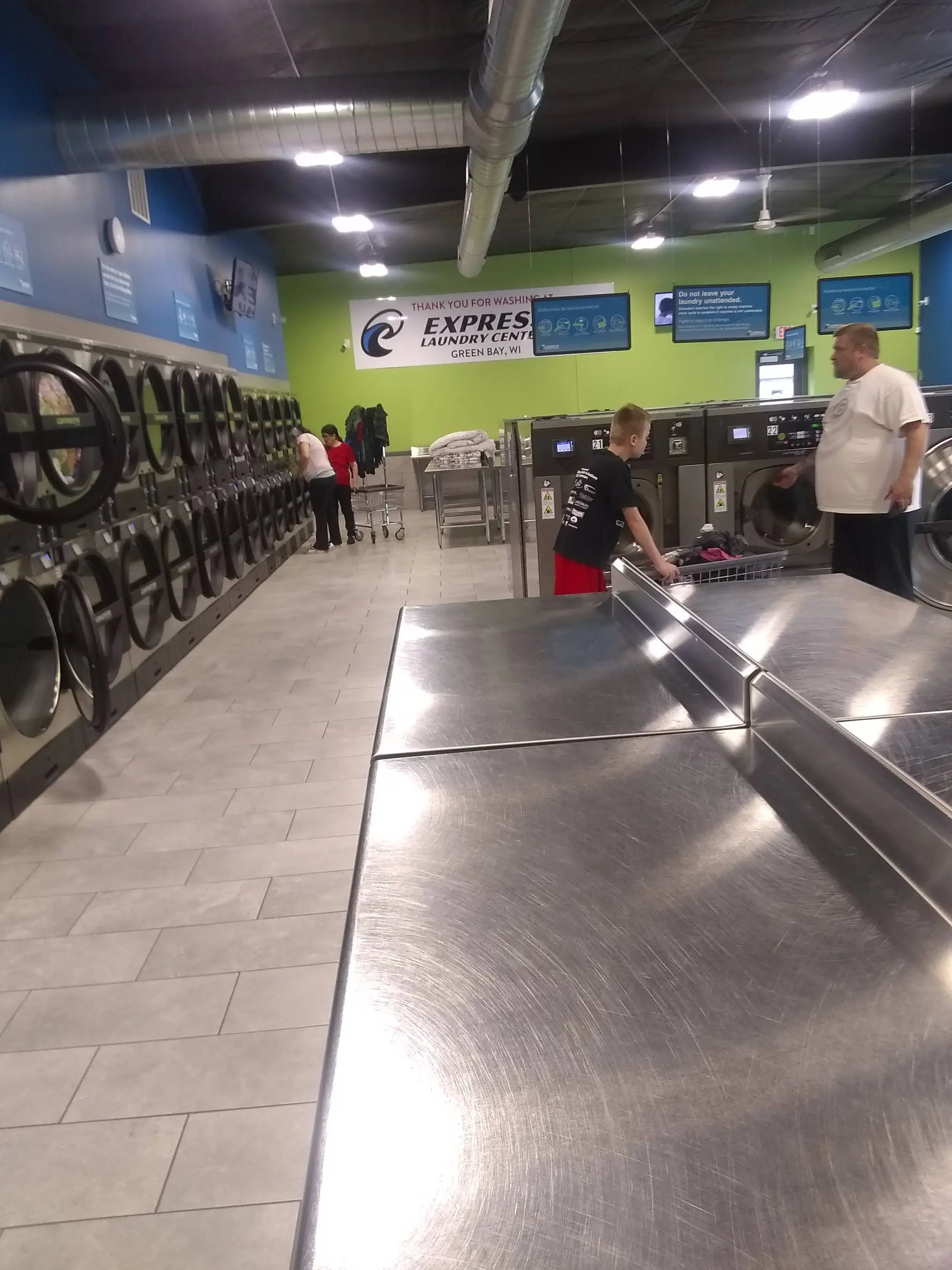Green Bay Express Laundromat Laundry Center - Image 5