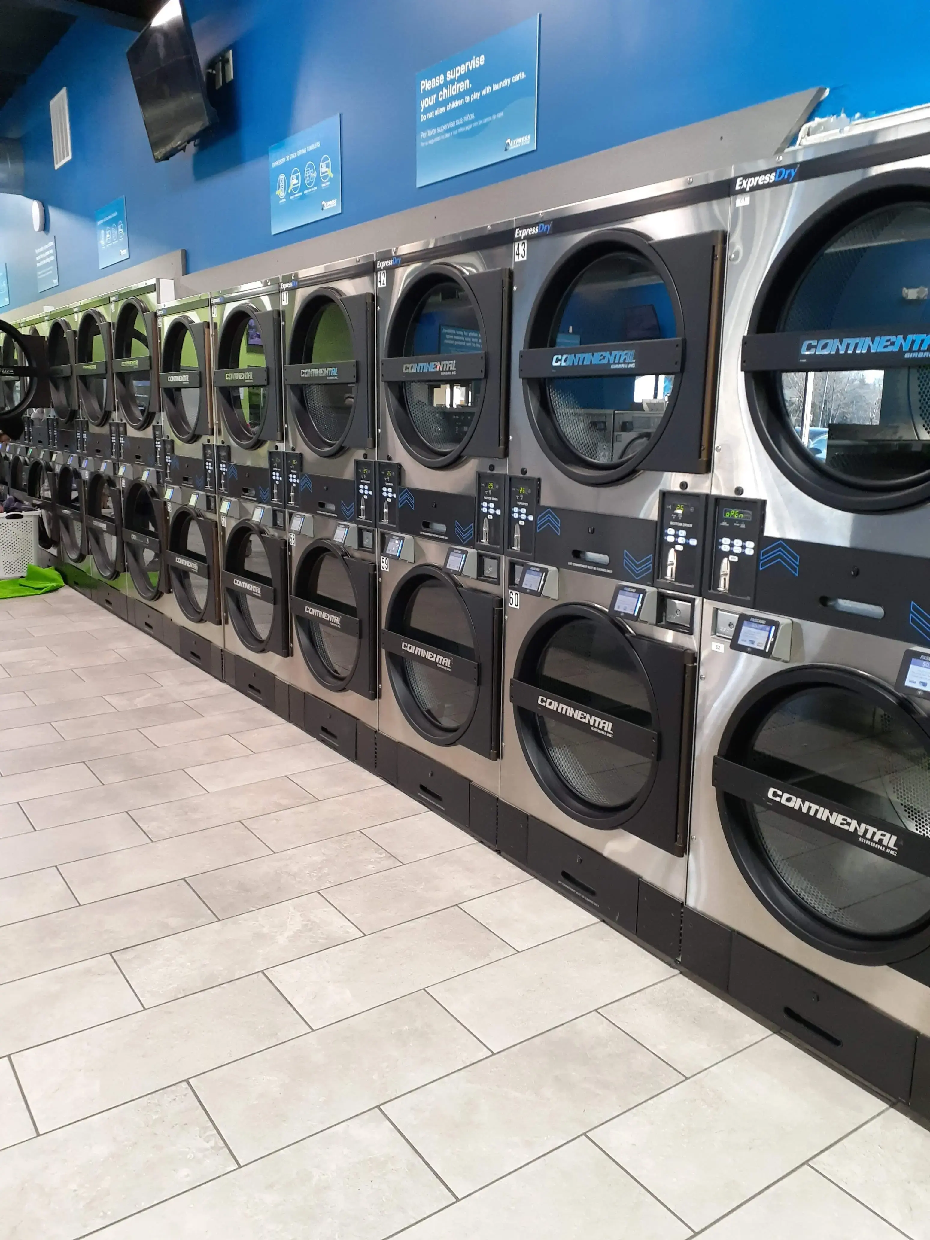 Green Bay Express Laundromat Laundry Center - Image 11