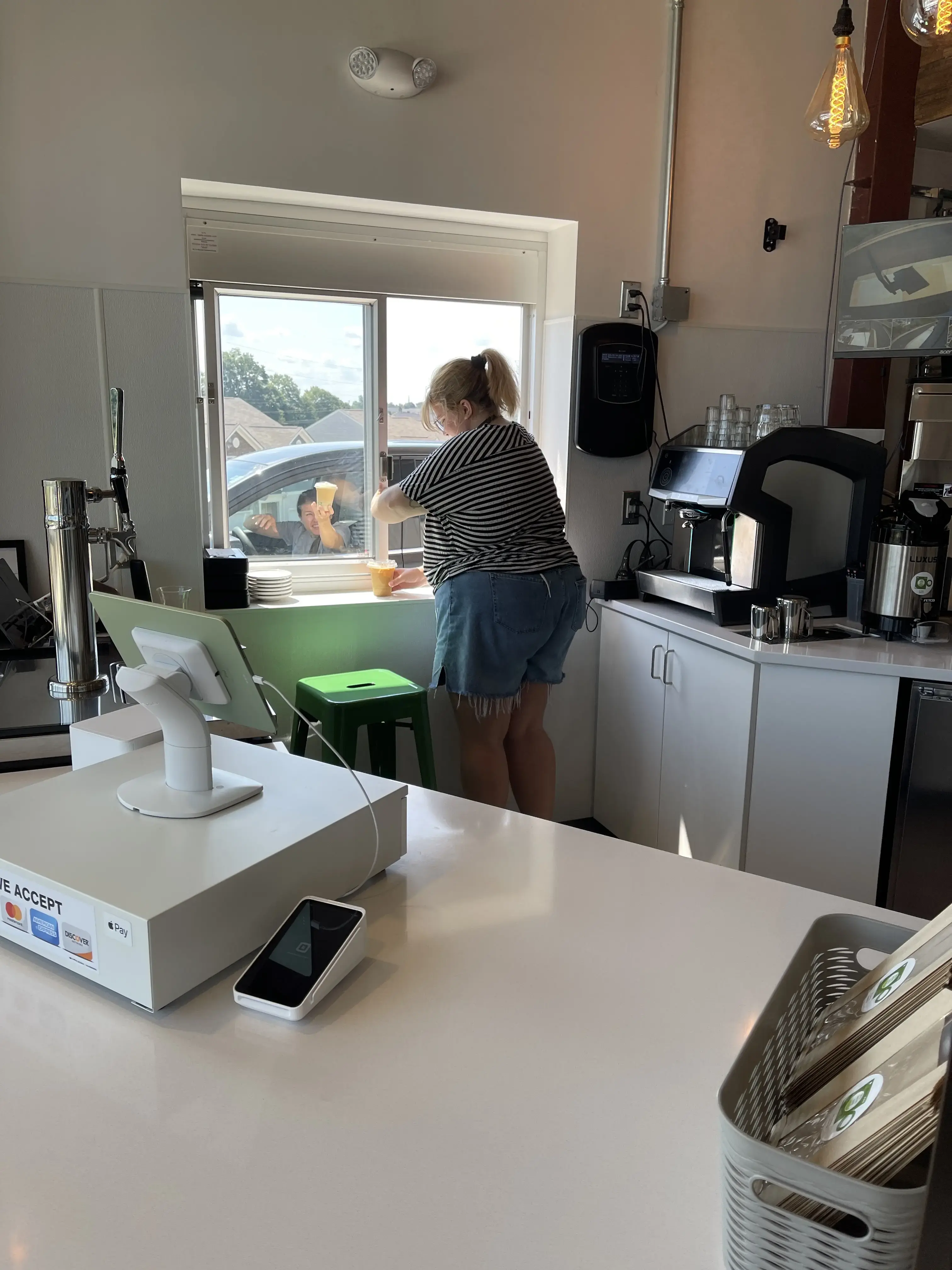 Green Laundry Lounge - Image 18