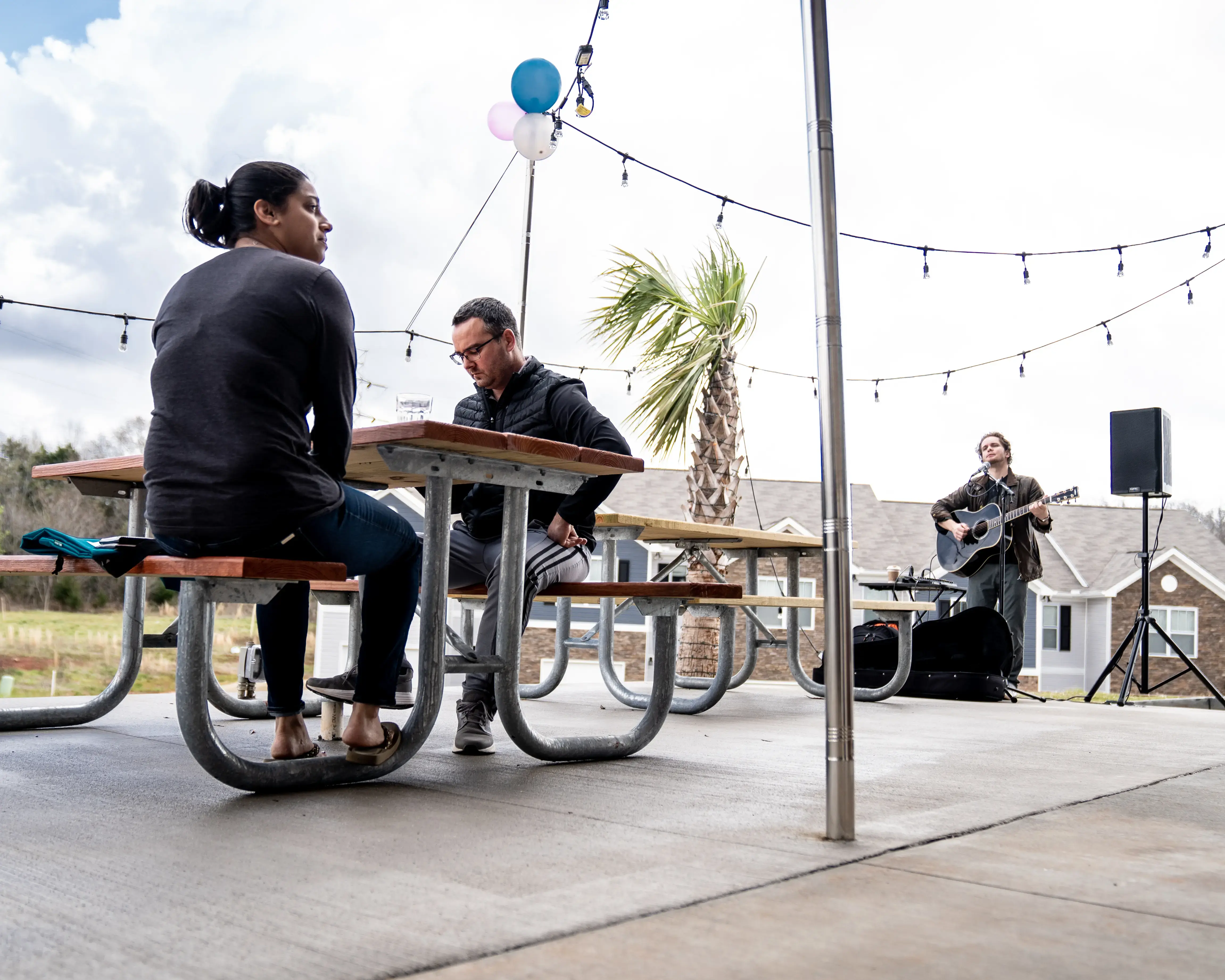 Green Laundry Lounge - Image 8