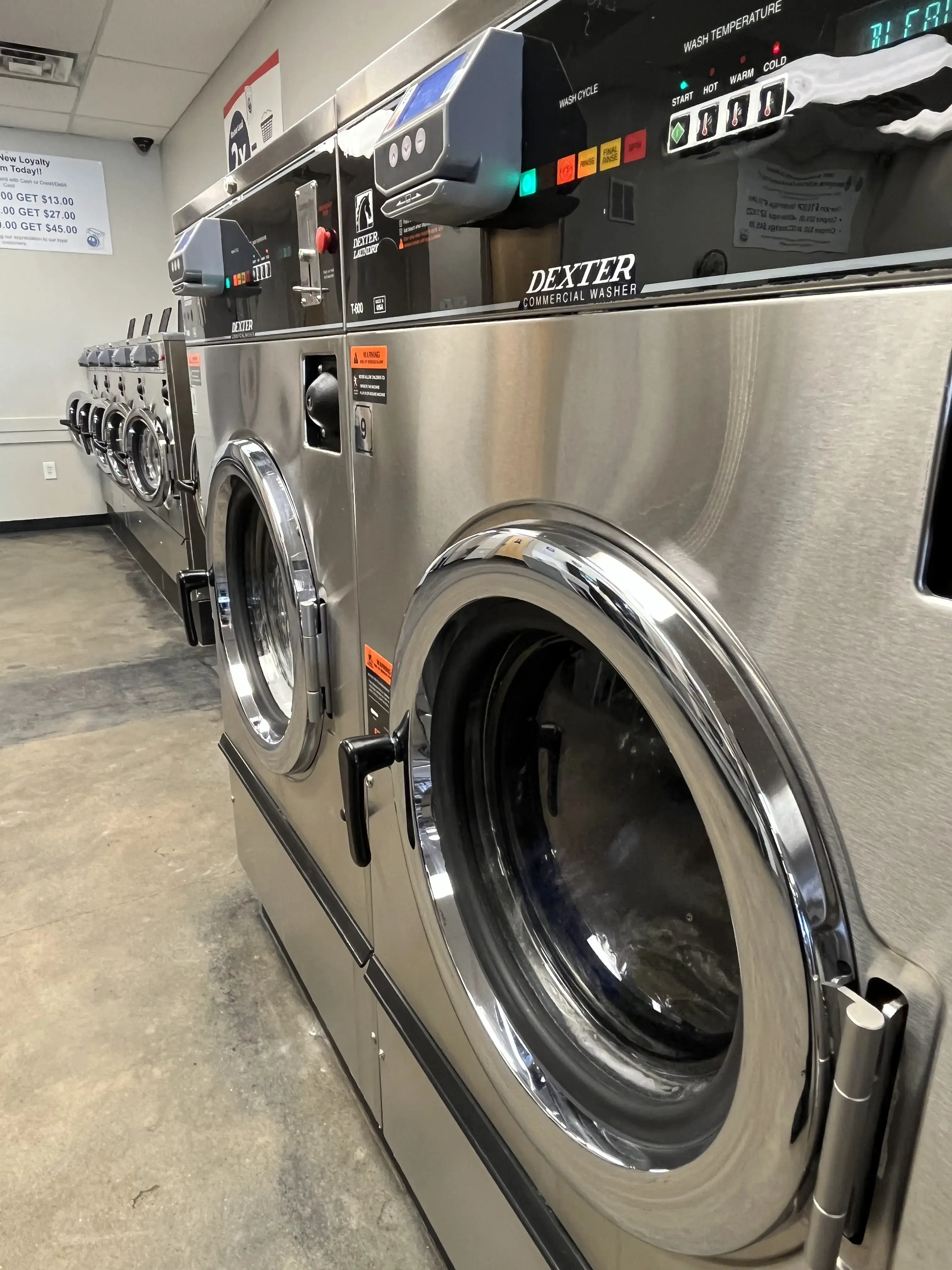 Greenbriar Coin Laundry and Wash Dry Fold Drop Off Service - Image 15