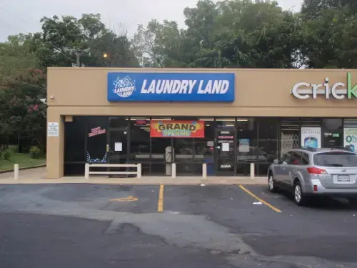 Greensboro Laundry Land Laundromat - Image 8