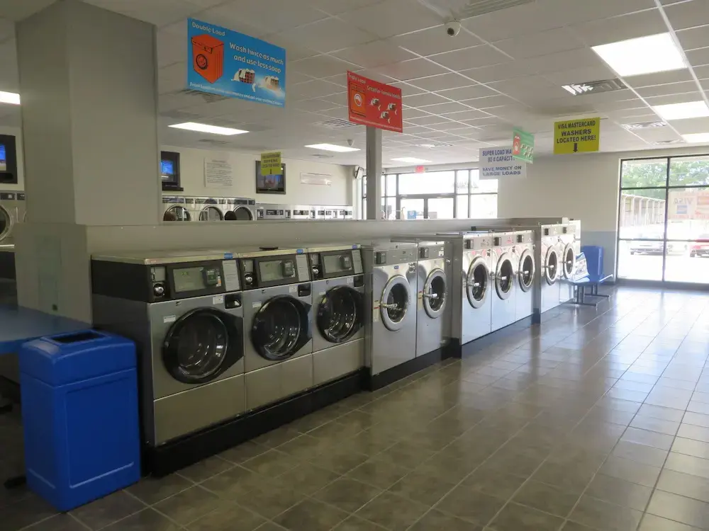 Greenville Laundry Land Laundromat - Image 6