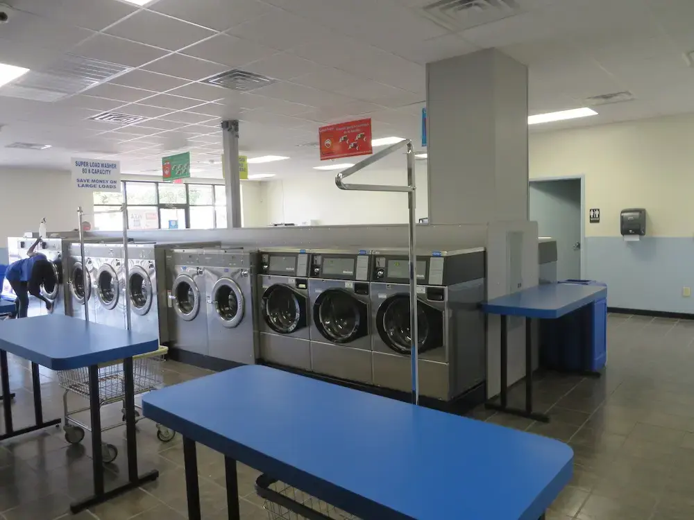Greenville Laundry Land Laundromat - Image 10