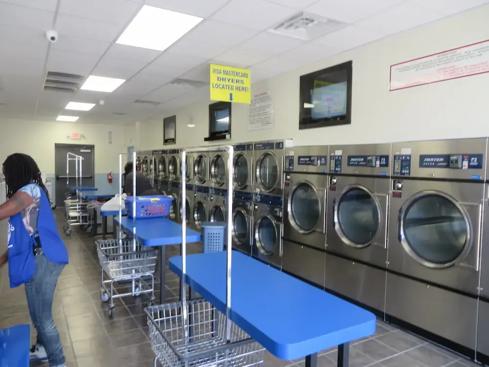 Greenville Laundry Land Laundromat - Image 8