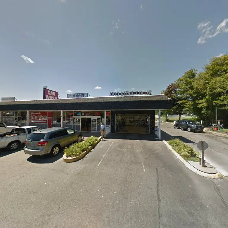 Groton Laundromat - Image 14