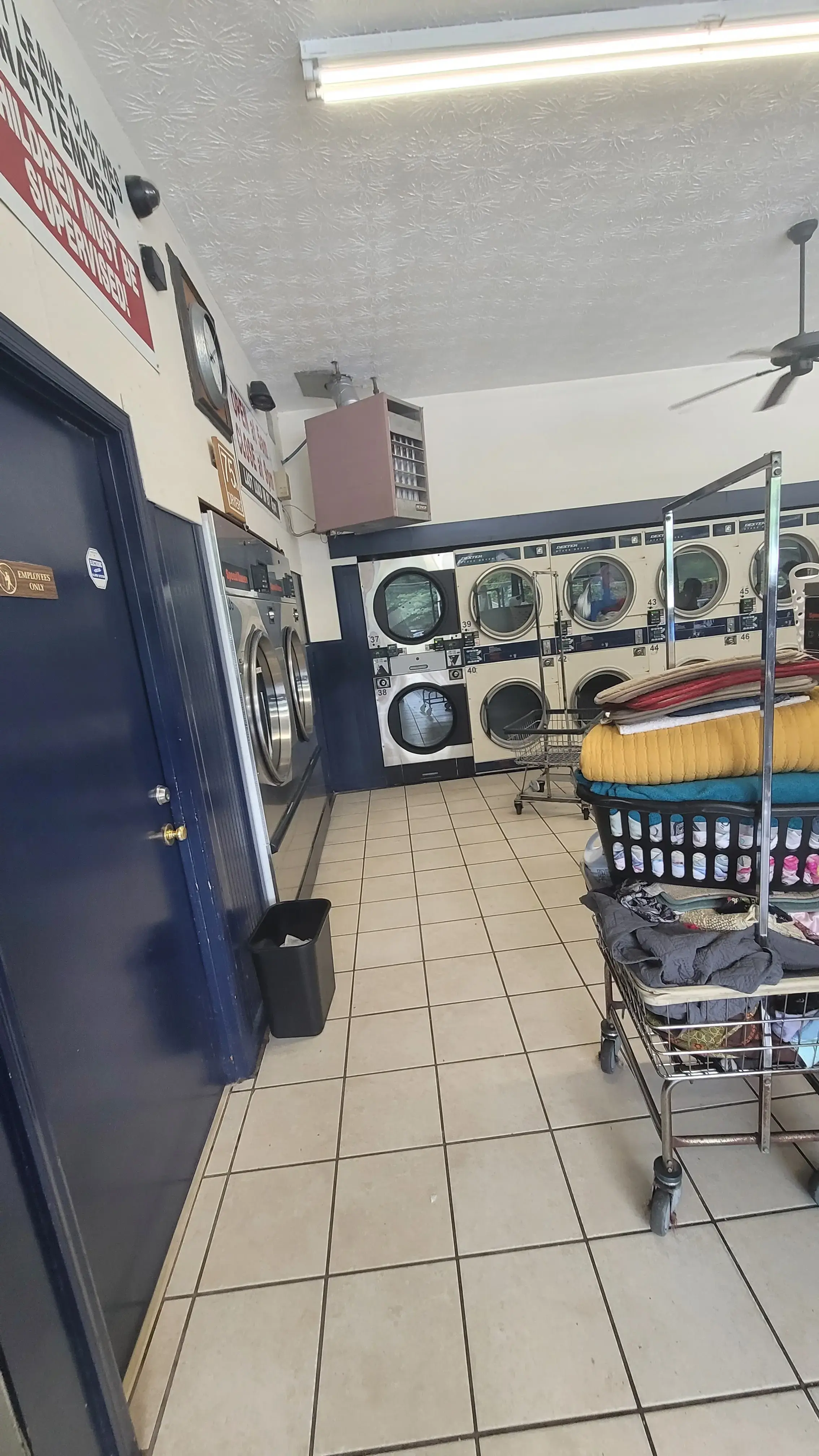 Gulf Breeze Coin Laundry thumbnail 7