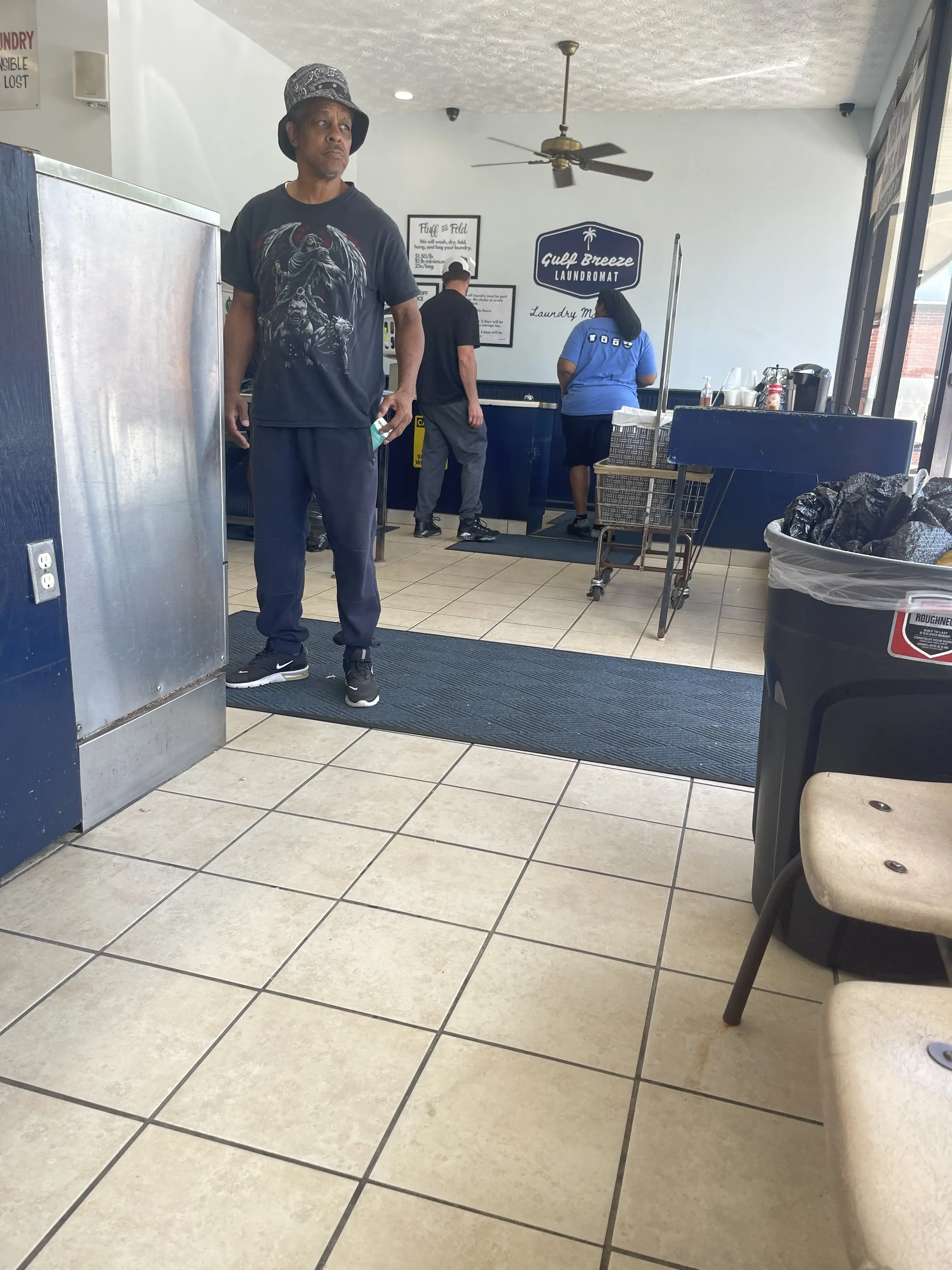 Gulf Breeze Coin Laundry - Image 11